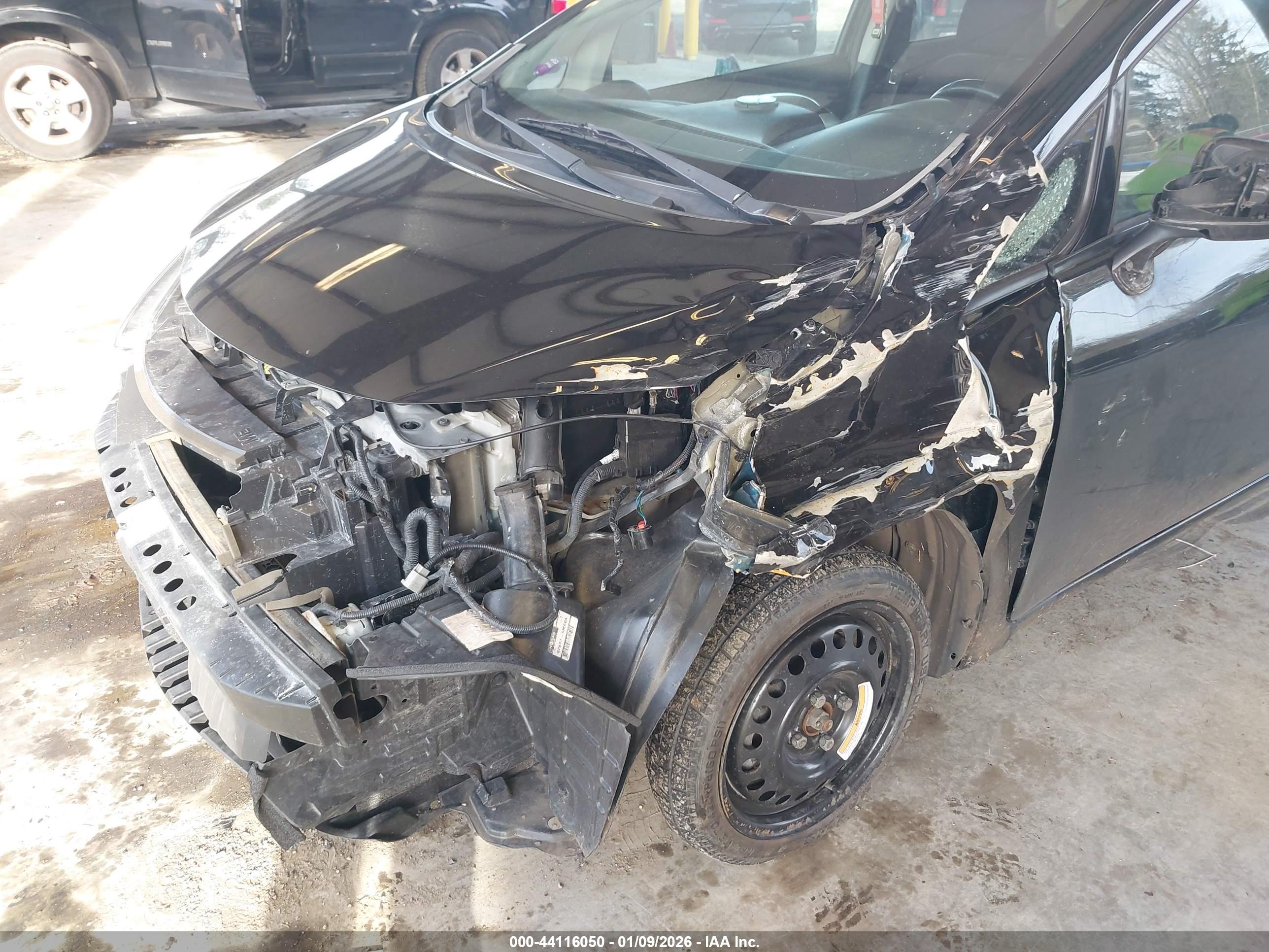 NISSAN VERSA image 6