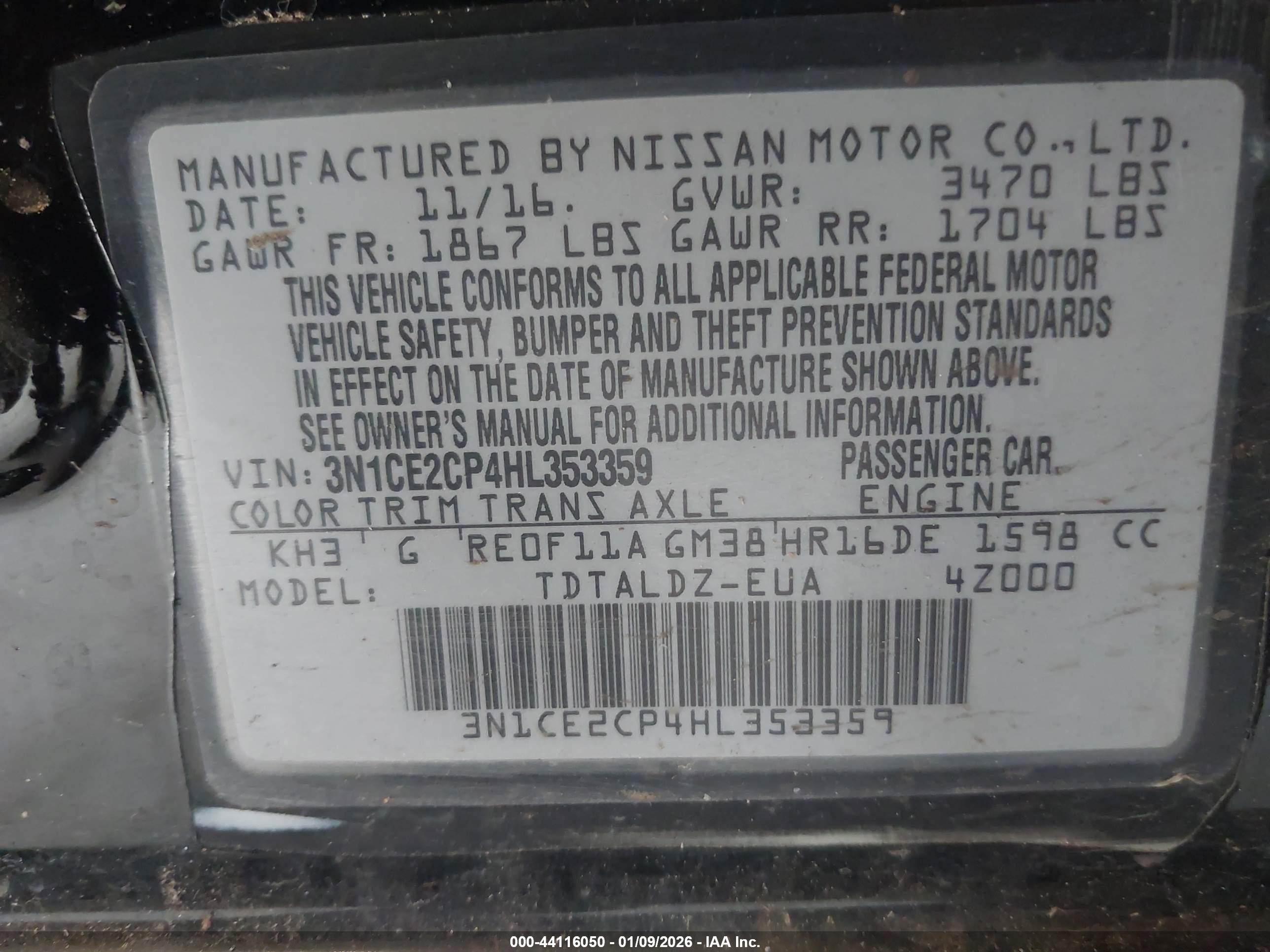 NISSAN VERSA image 9