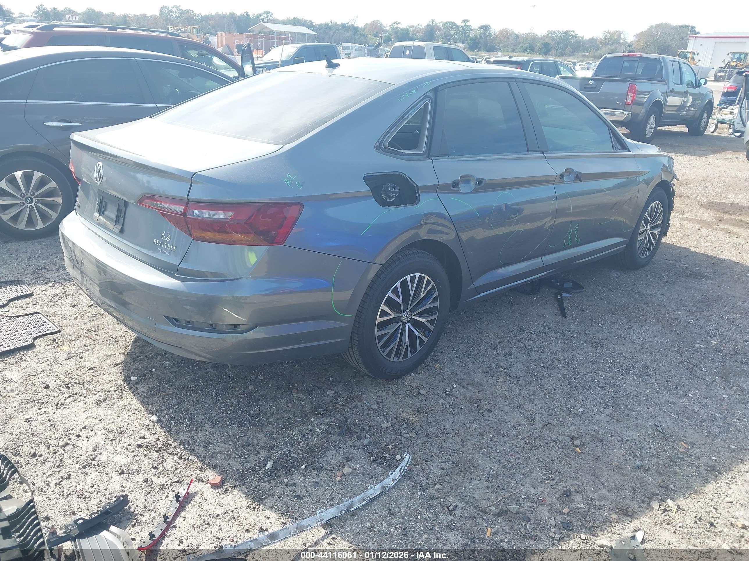 VOLKSWAGEN JETTA image 4