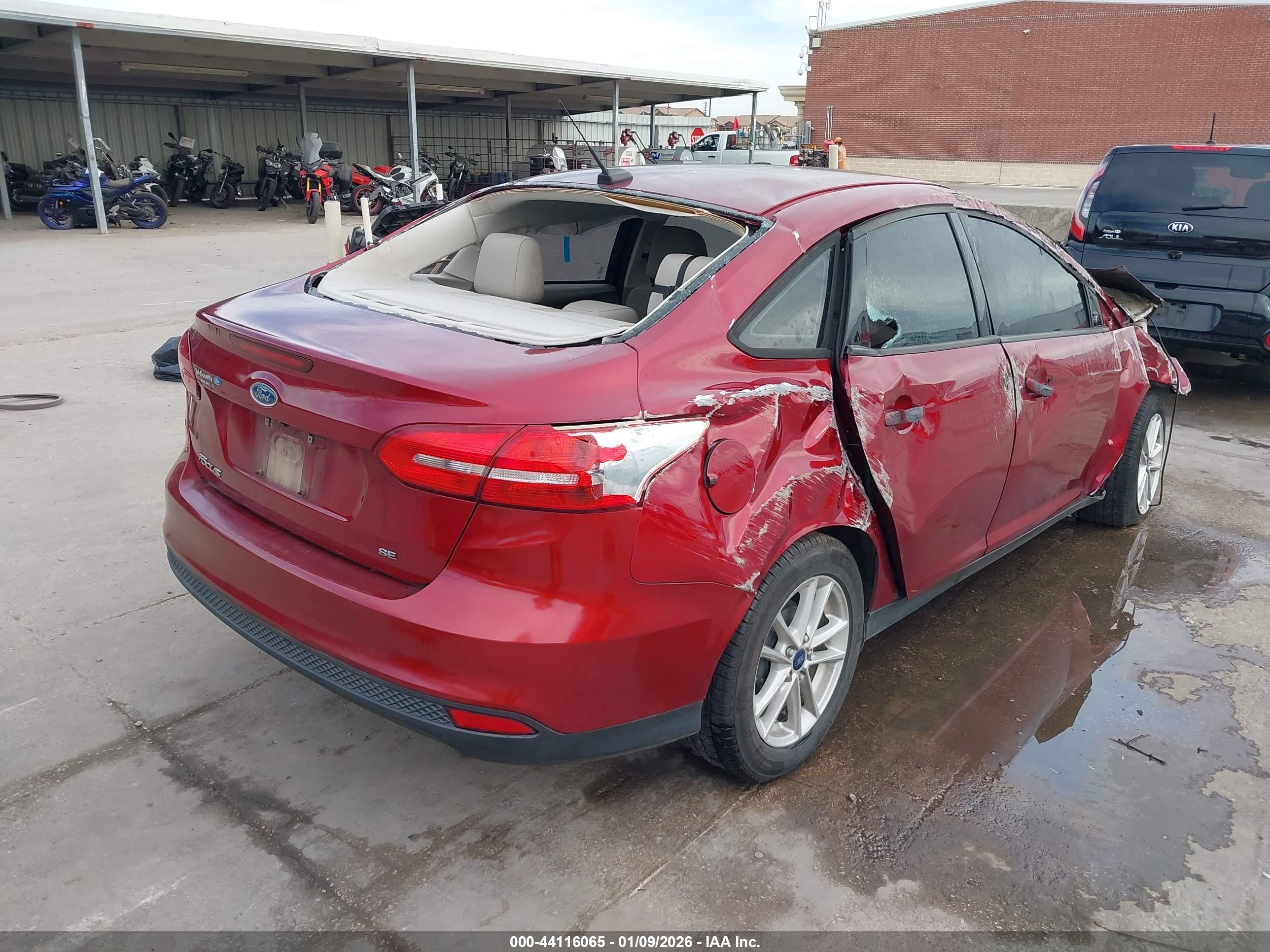 FORD FOCUS image 4