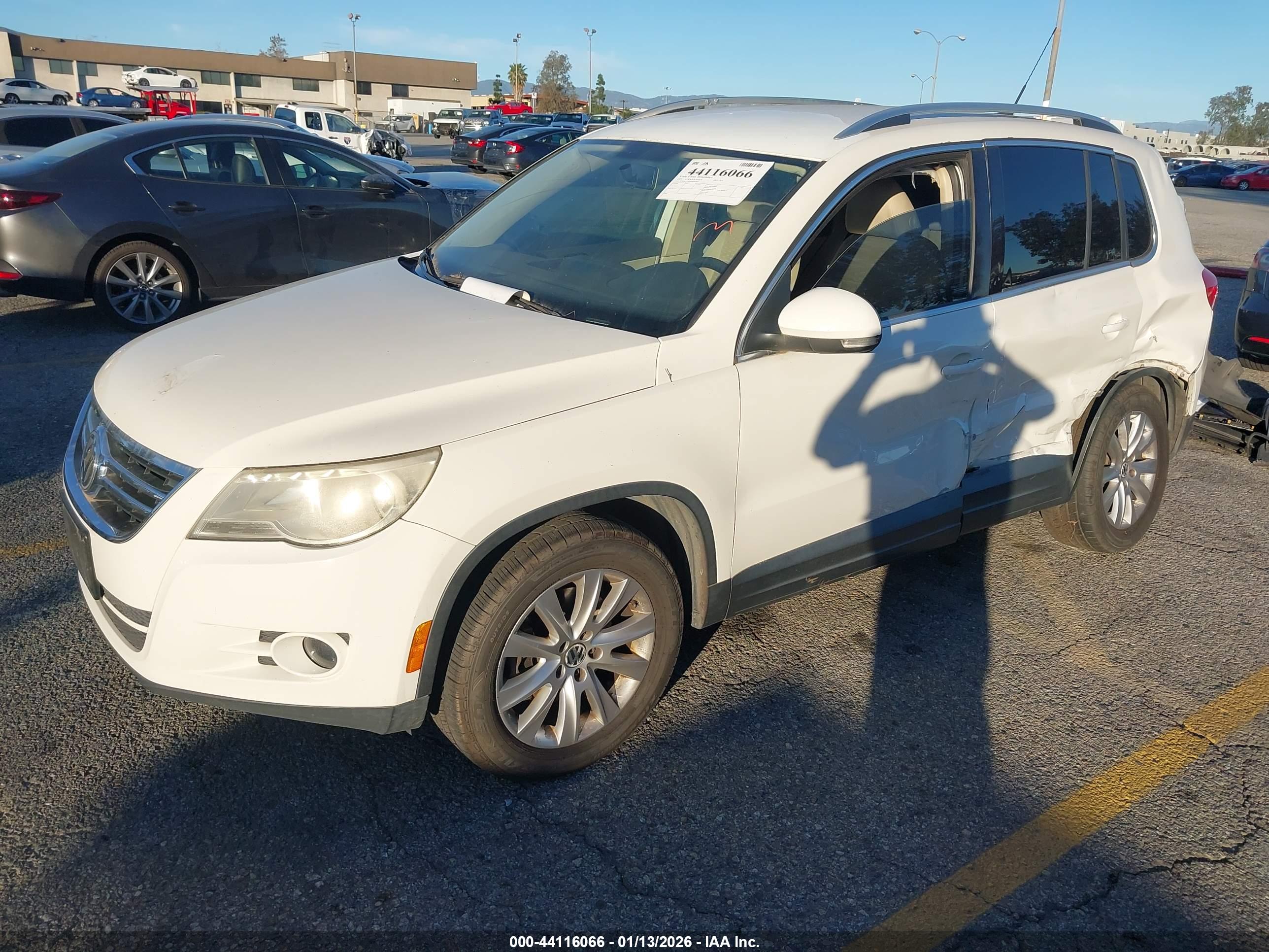 VOLKSWAGEN TIGUAN image 2
