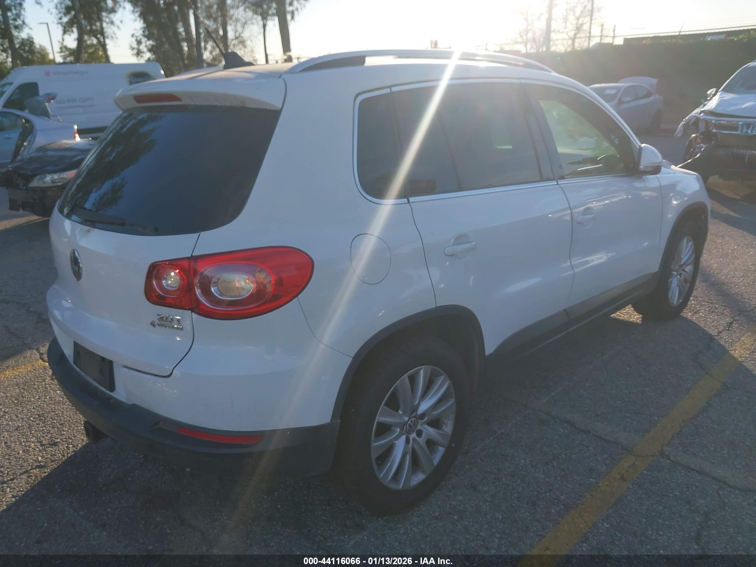 VOLKSWAGEN TIGUAN image 4