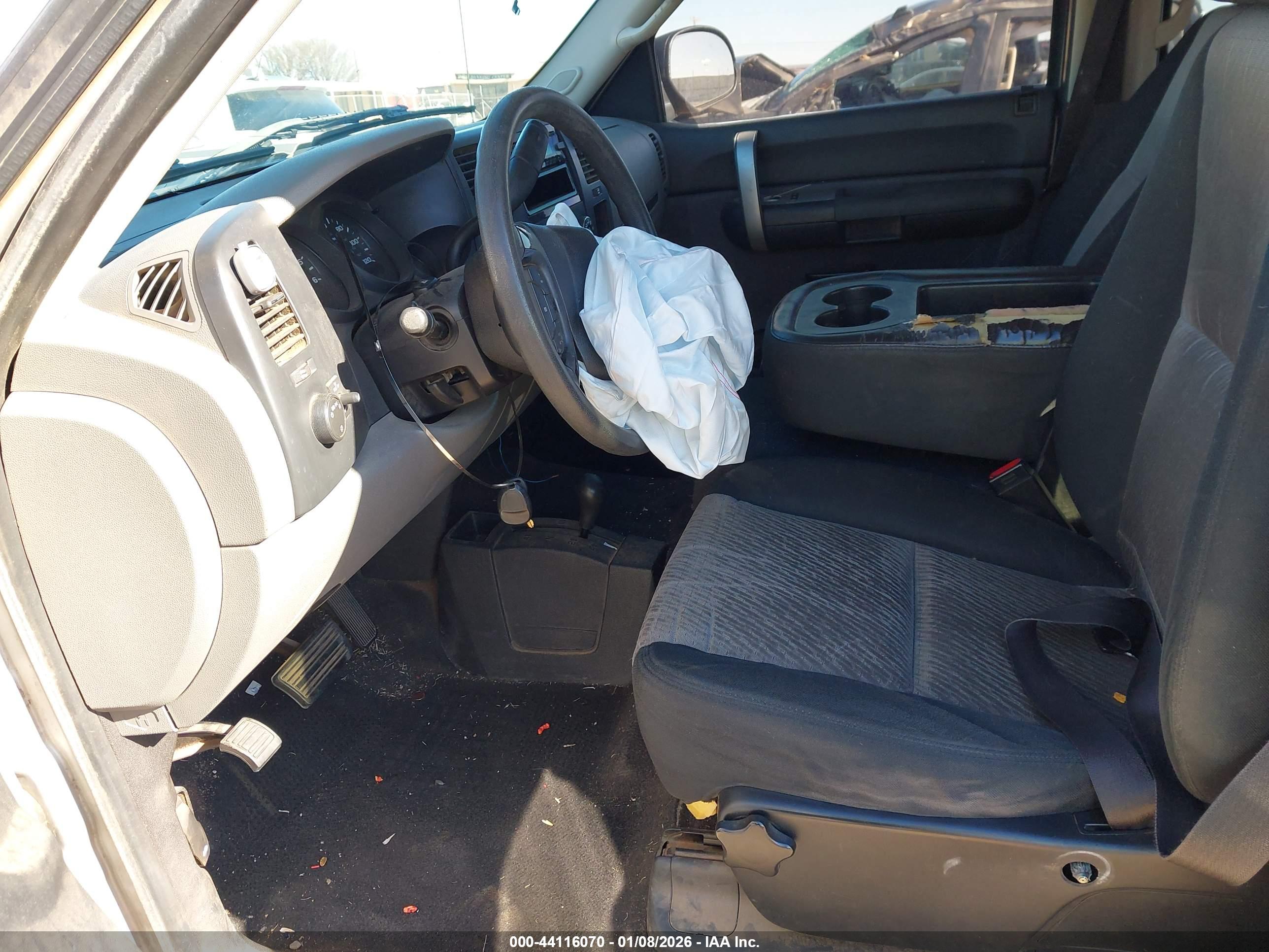 CHEVROLET SILVERADO image 5