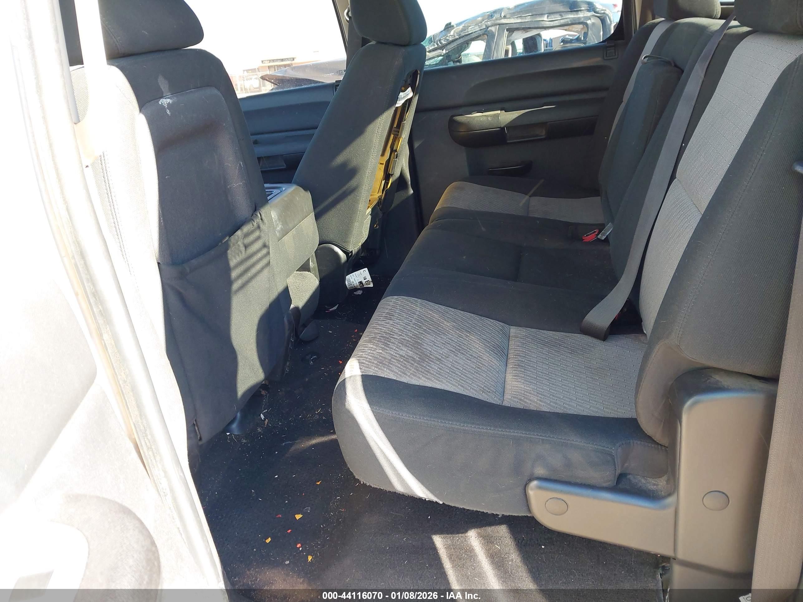 CHEVROLET SILVERADO image 8