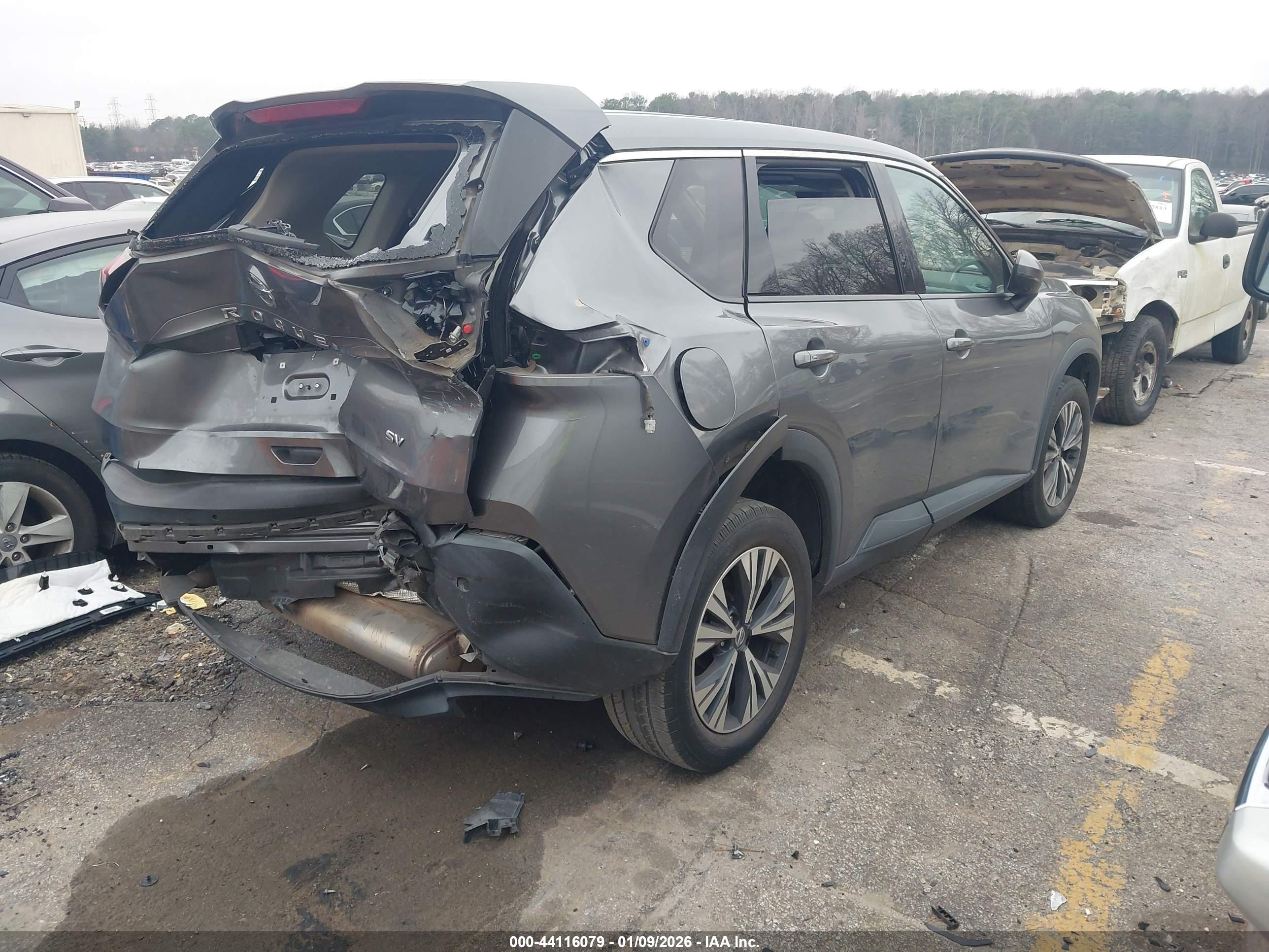 NISSAN ROGUE image 4