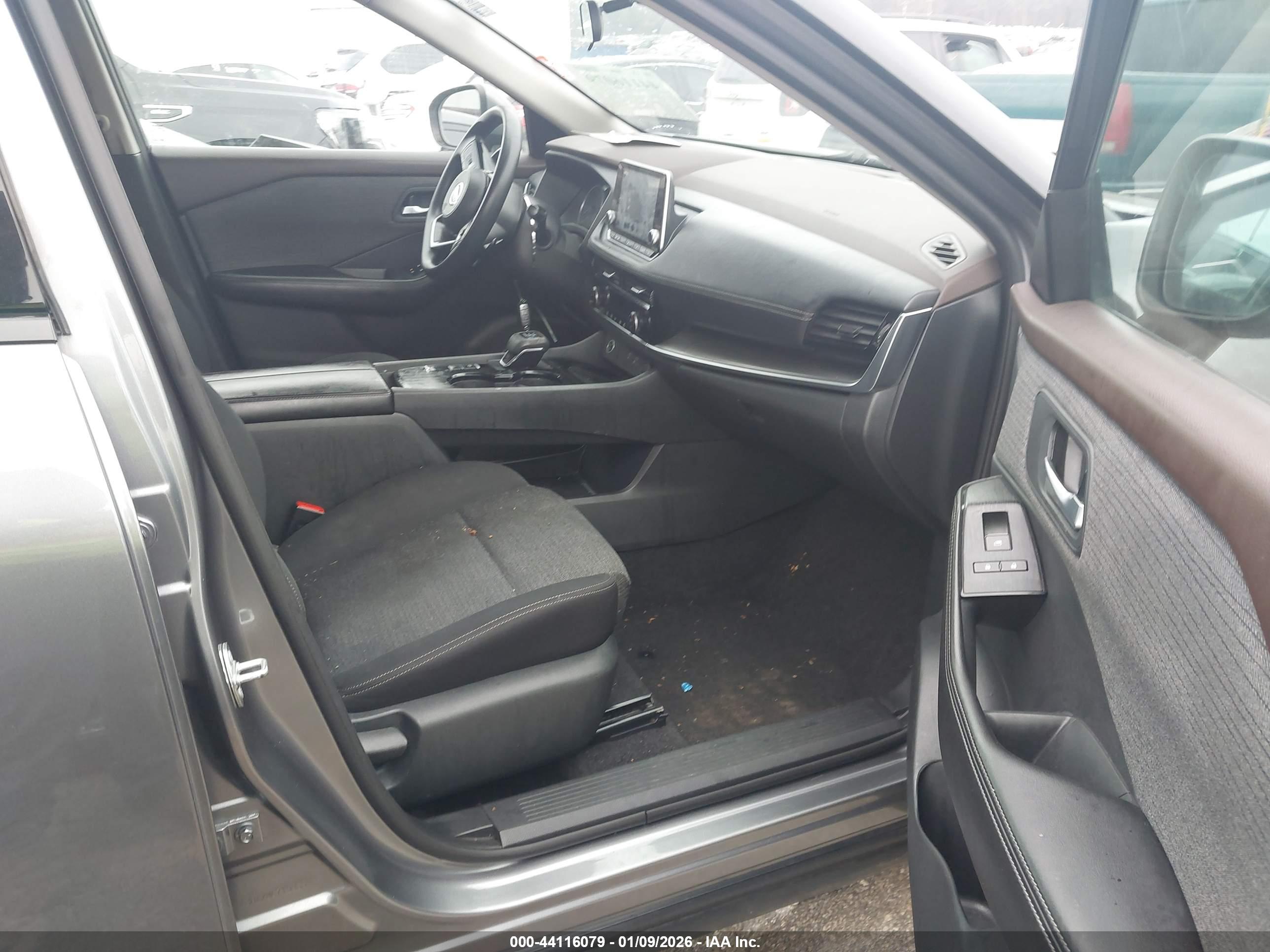 NISSAN ROGUE image 5