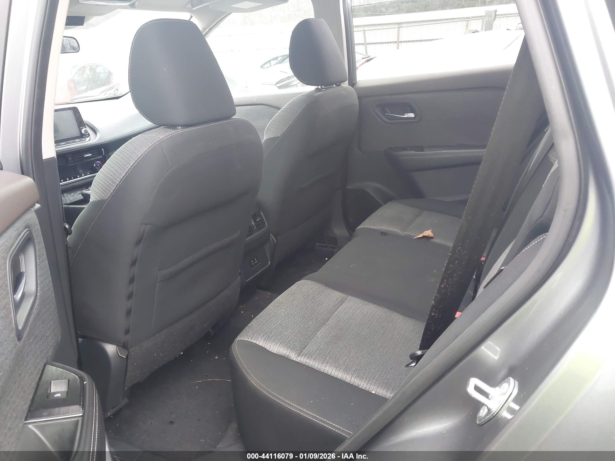 NISSAN ROGUE image 8