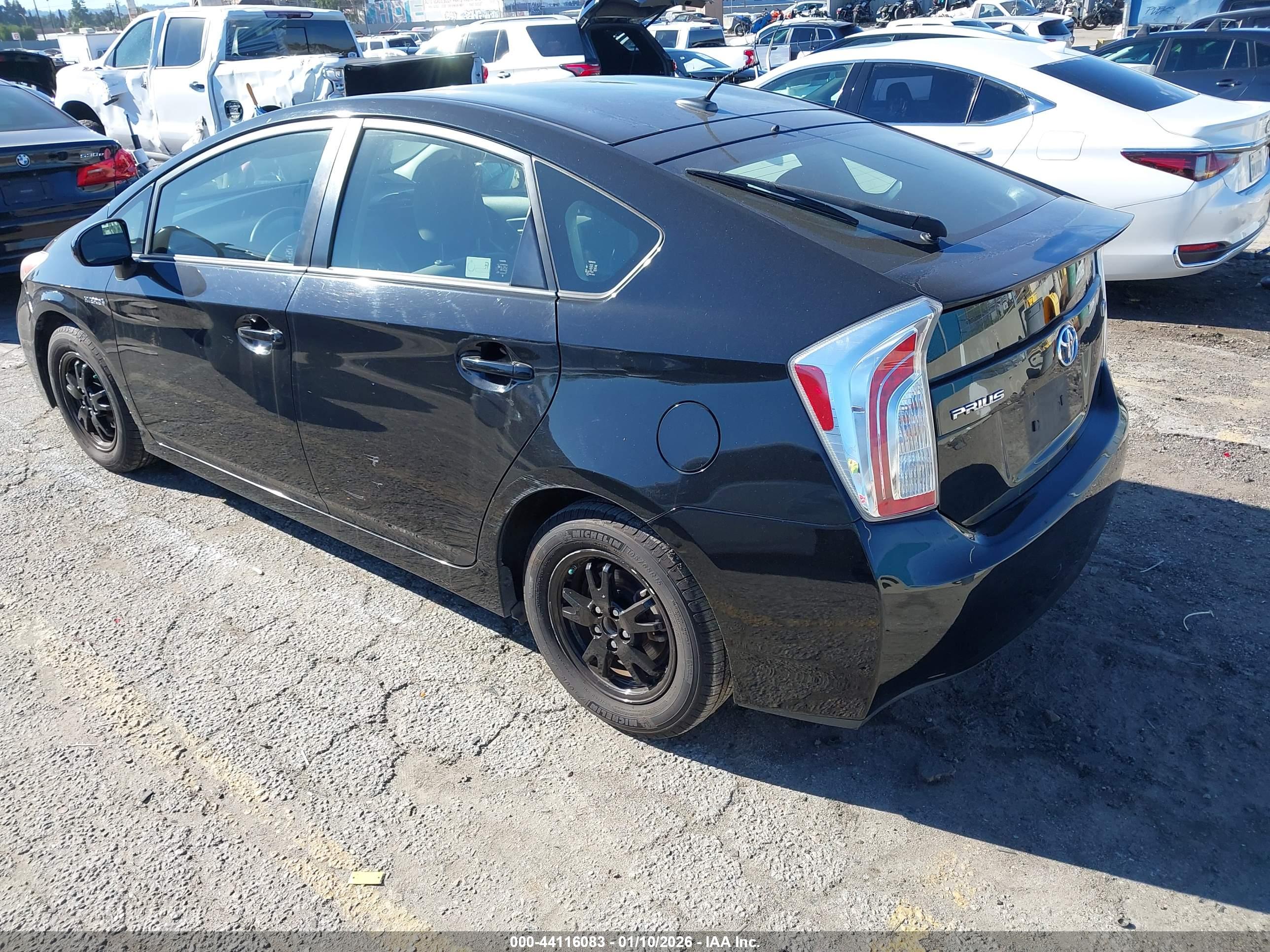 TOYOTA PRIUS image 3