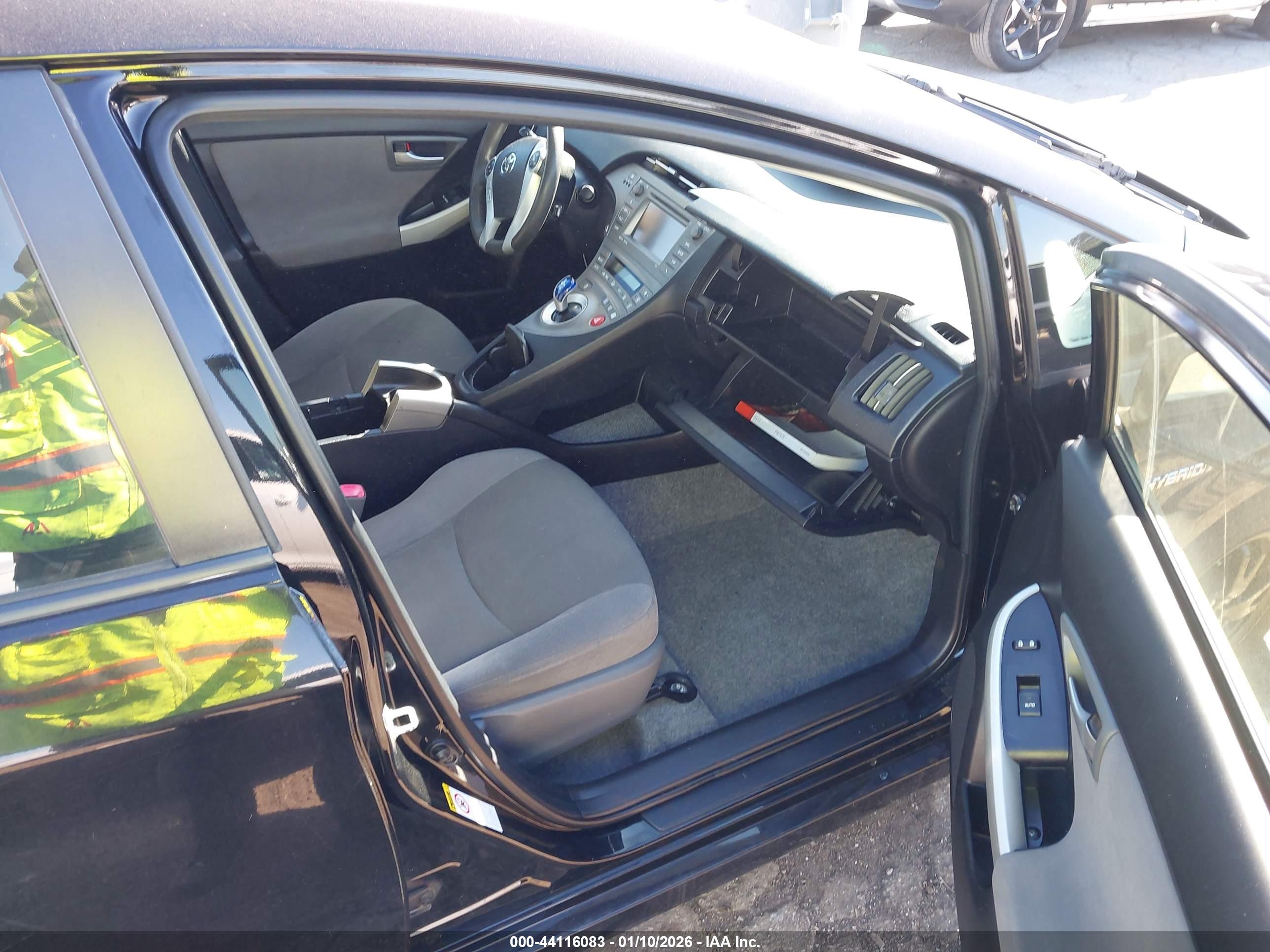 TOYOTA PRIUS image 5