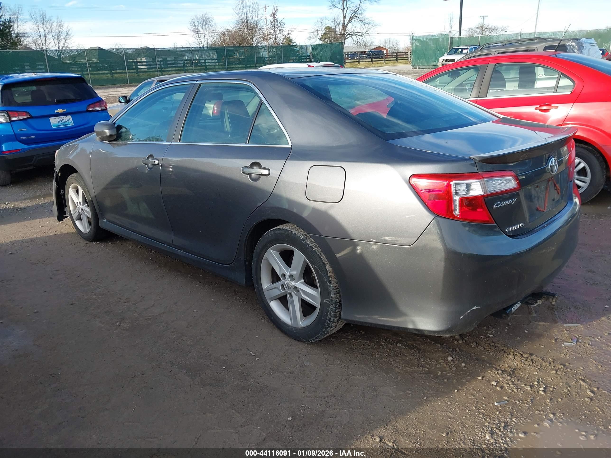 TOYOTA CAMRY image 3