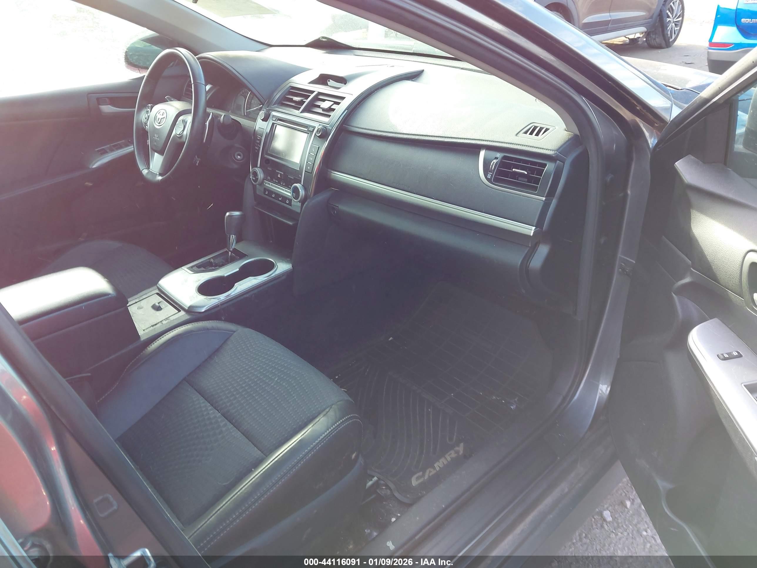 TOYOTA CAMRY image 5