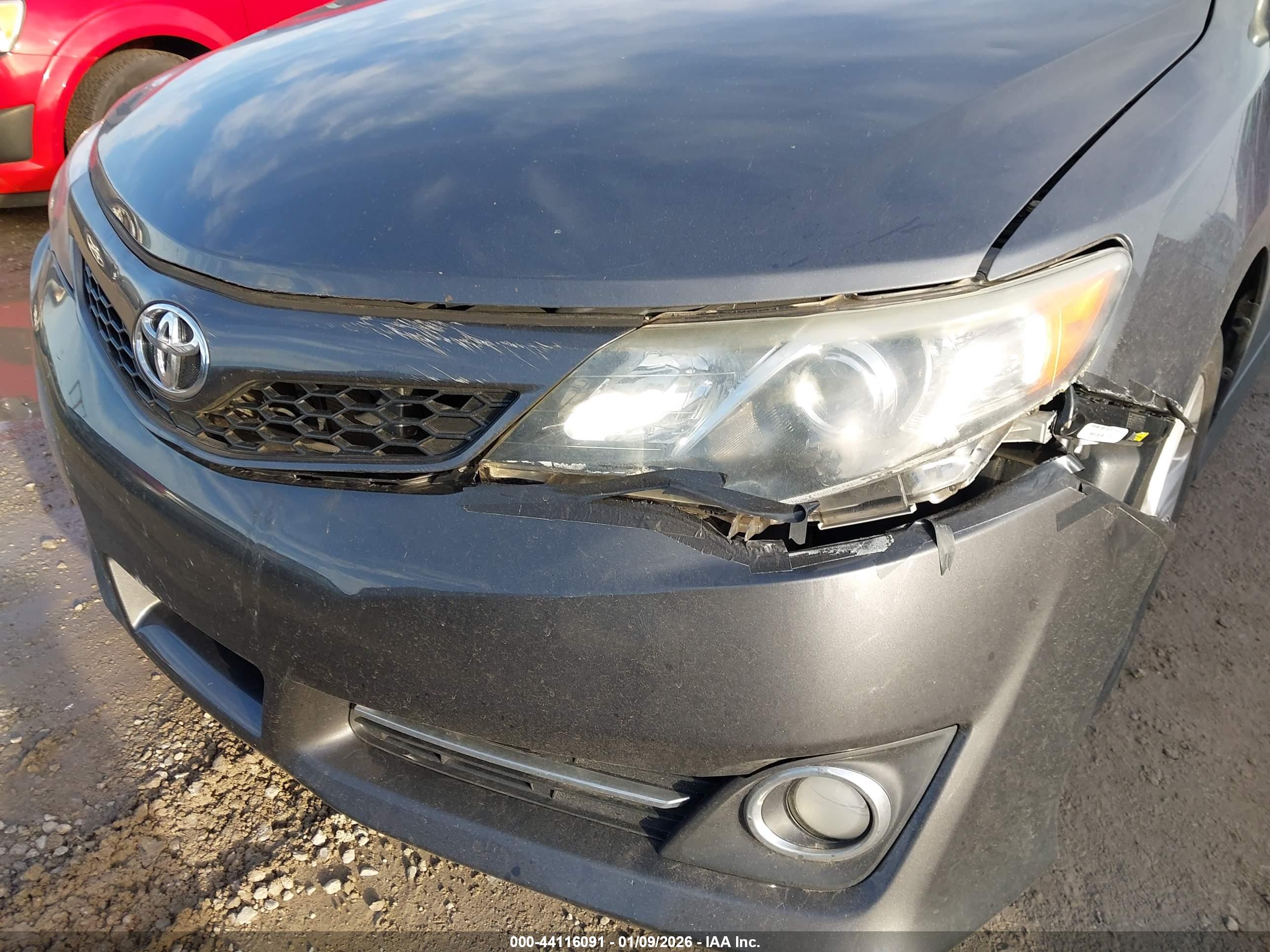 TOYOTA CAMRY image 6