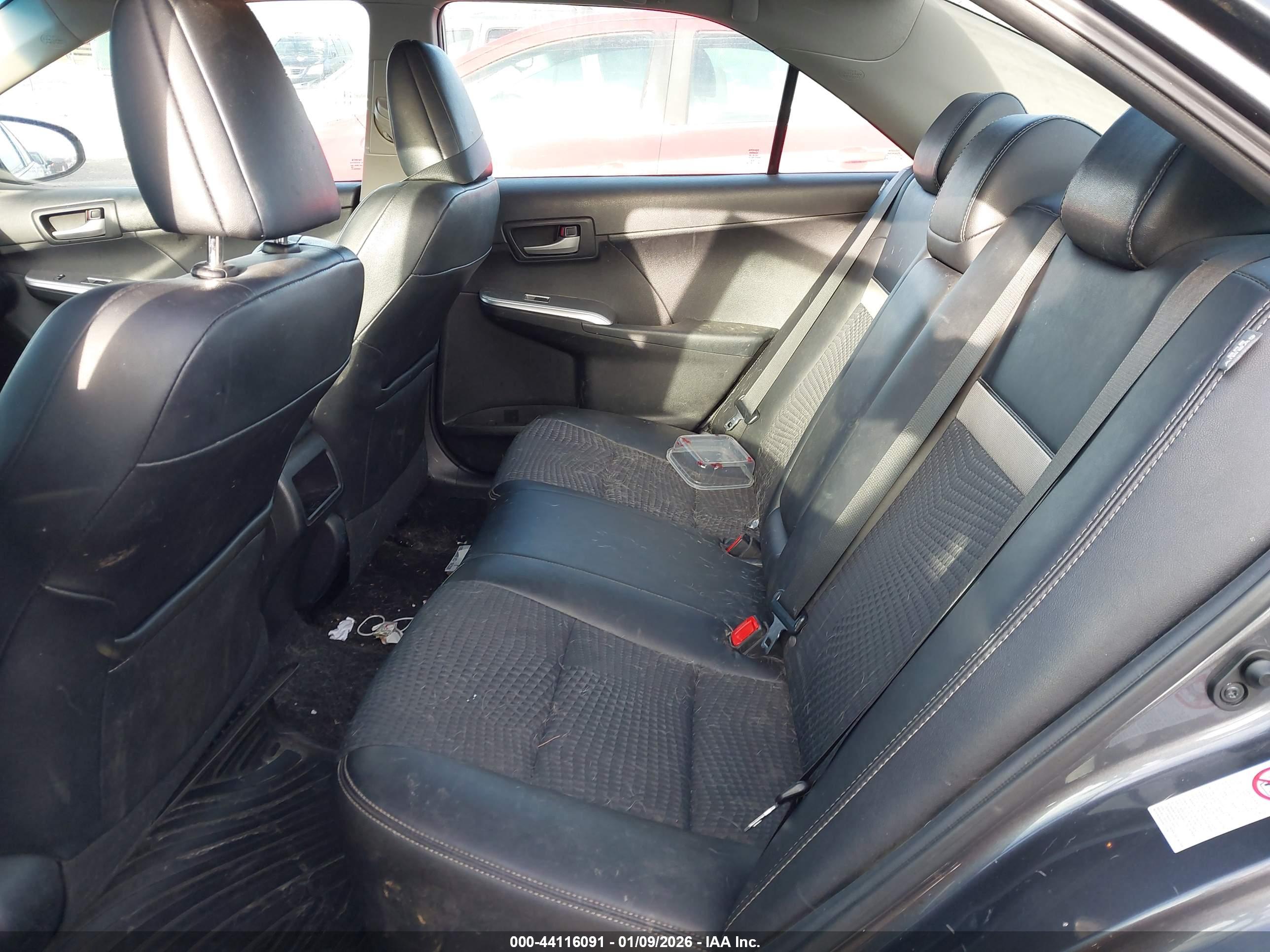 TOYOTA CAMRY image 8