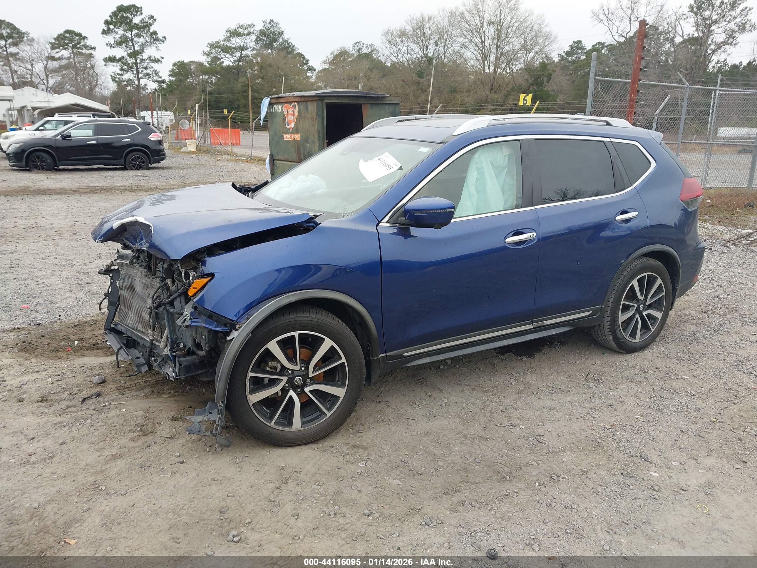 NISSAN ROGUE image 2