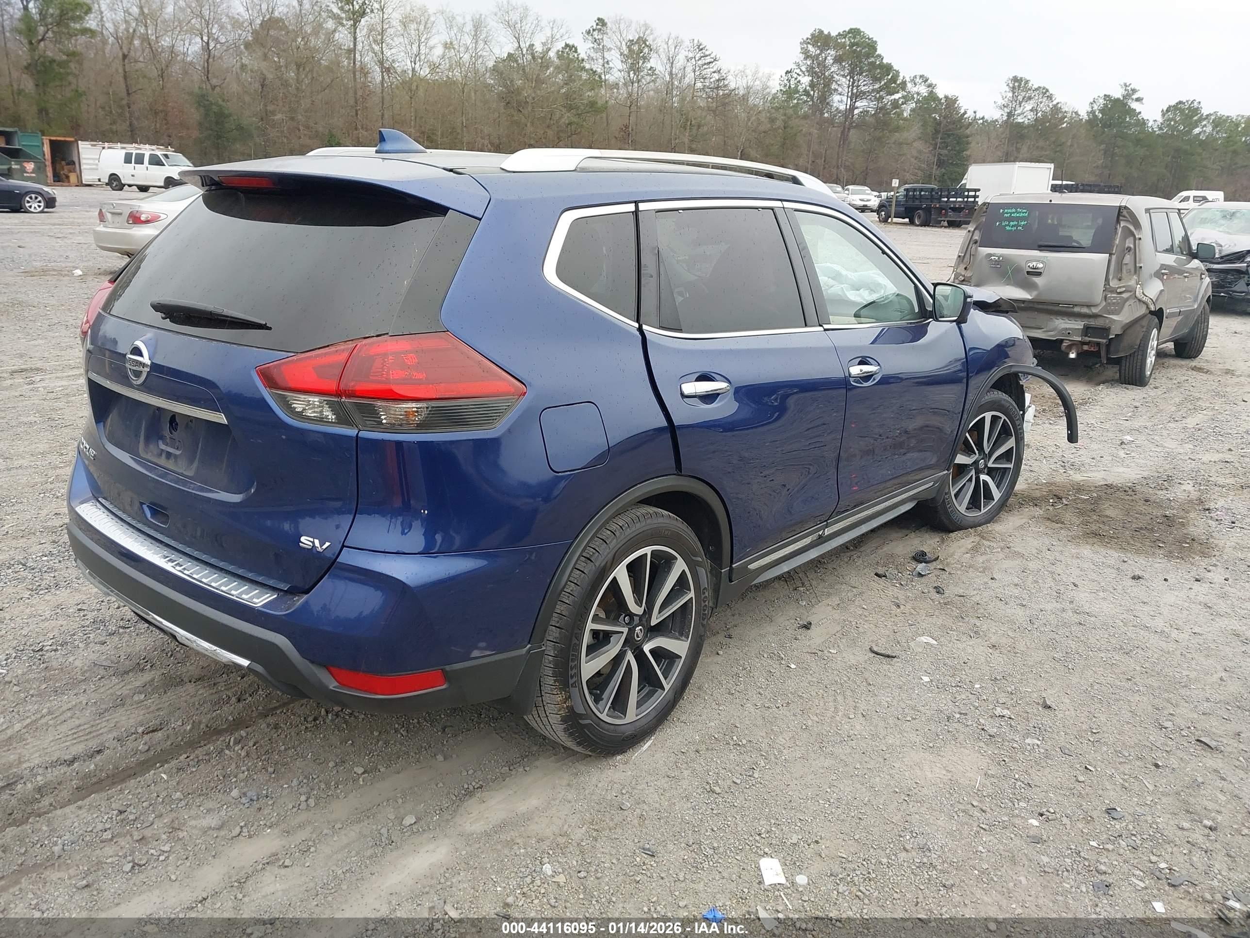 NISSAN ROGUE image 4