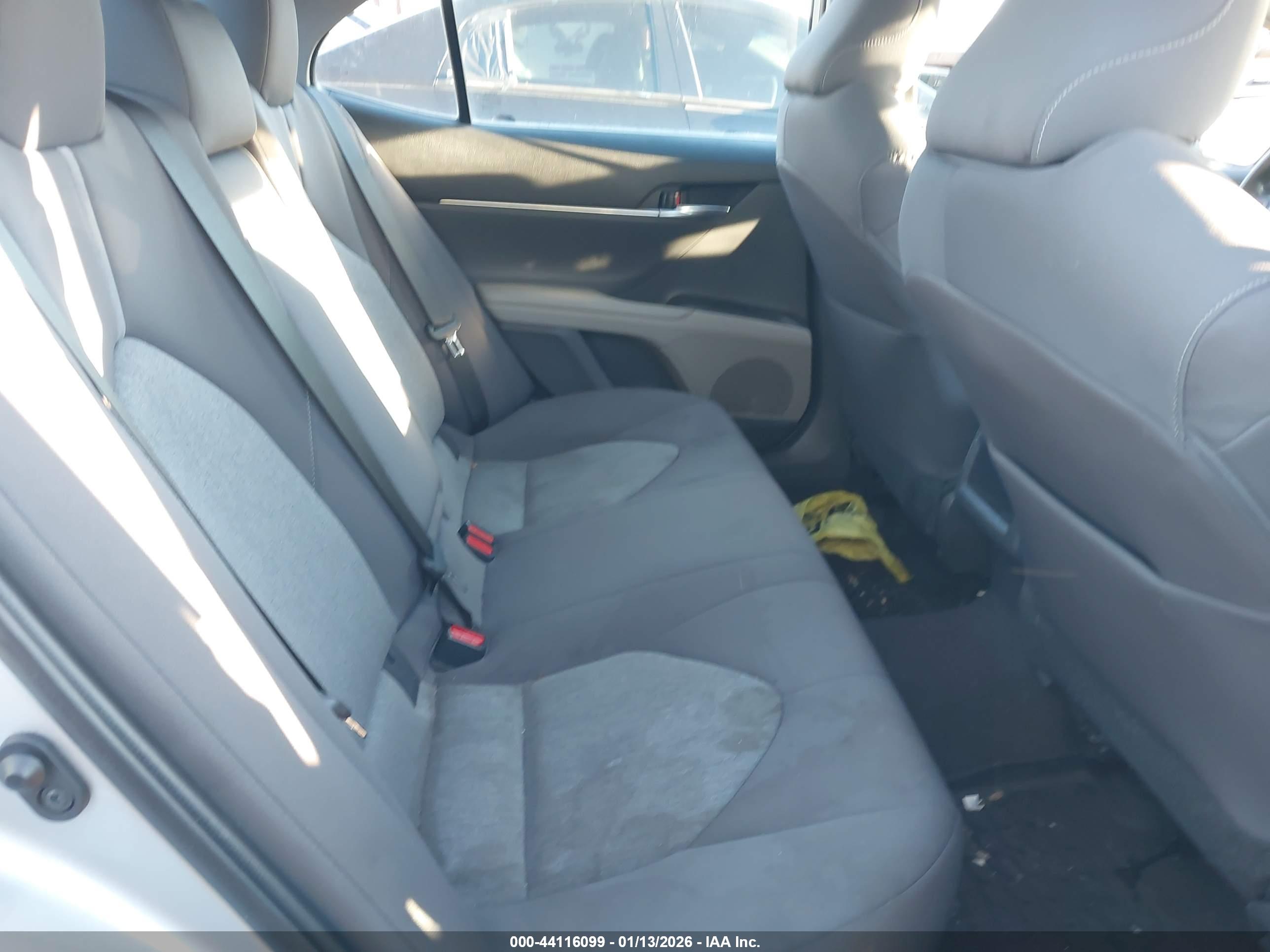 TOYOTA CAMRY image 8