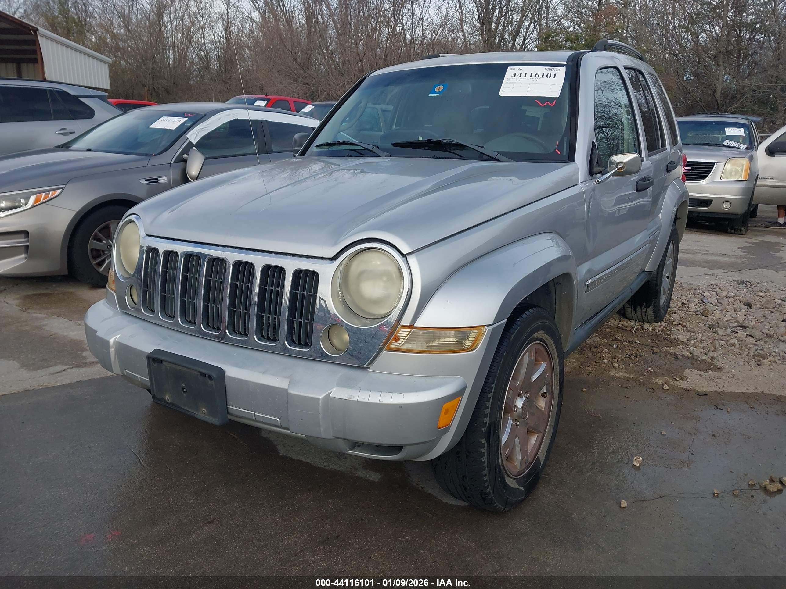 JEEP LIBERTY image 2