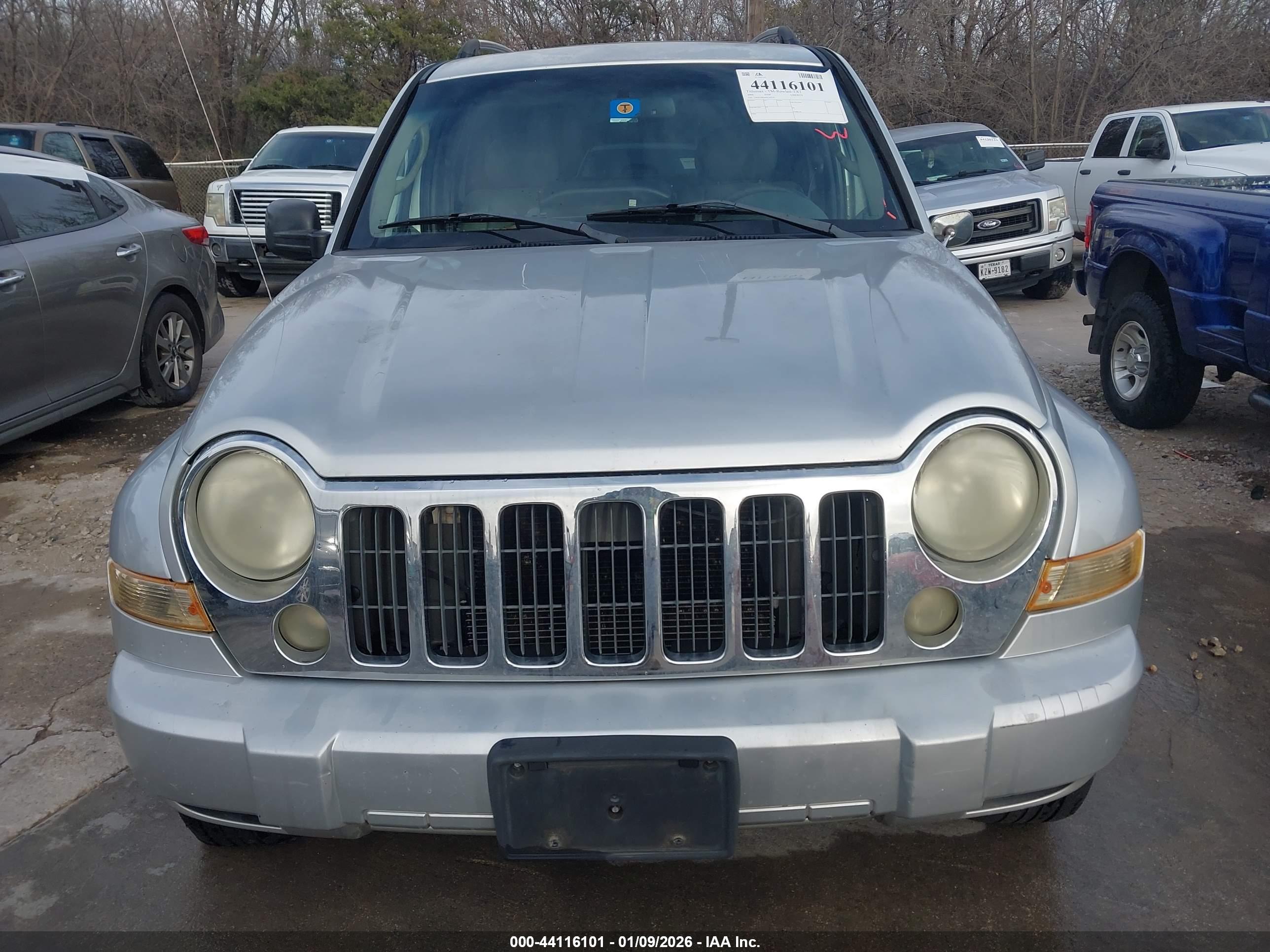 JEEP LIBERTY image 6