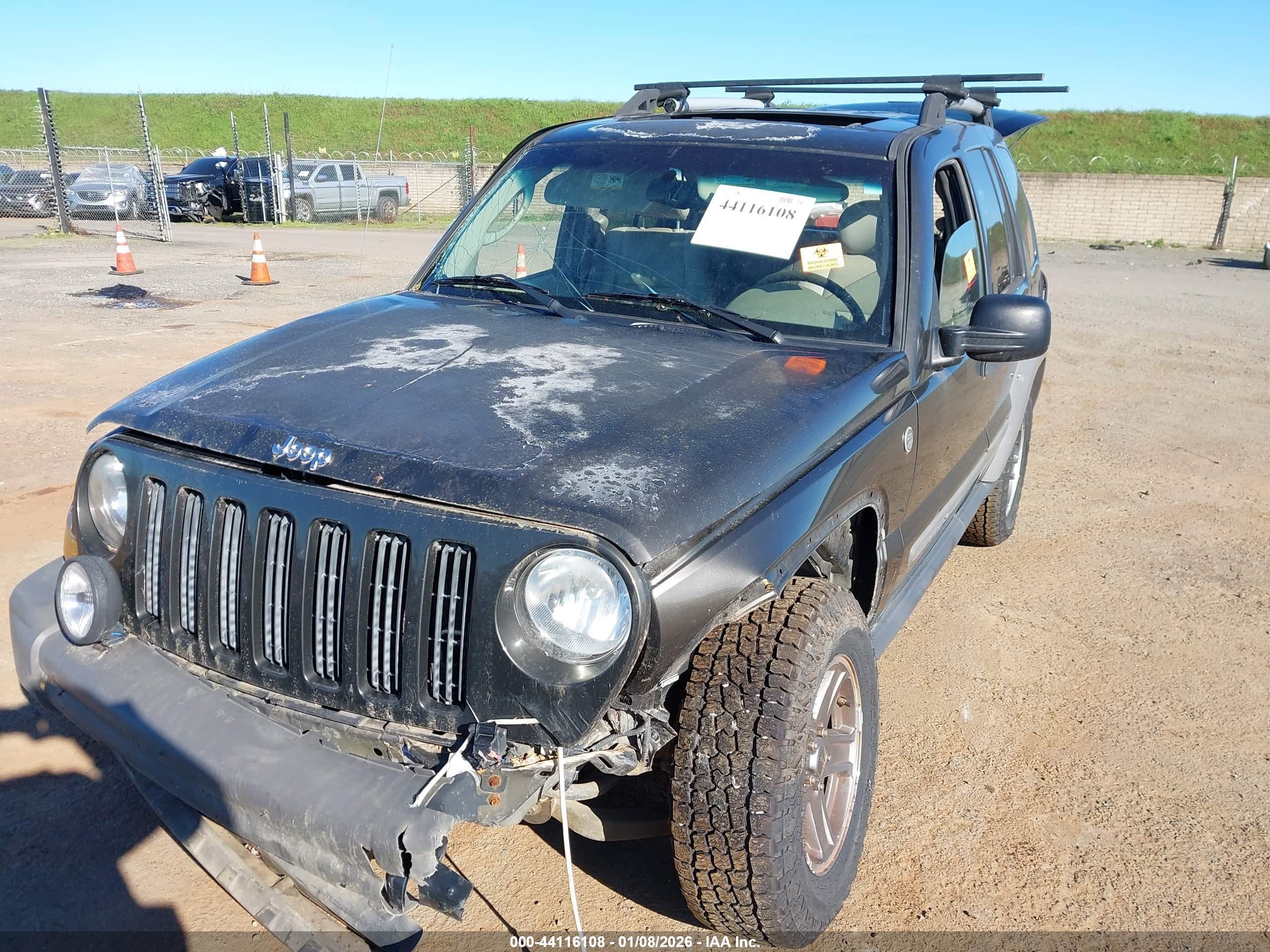 JEEP LIBERTY image 2