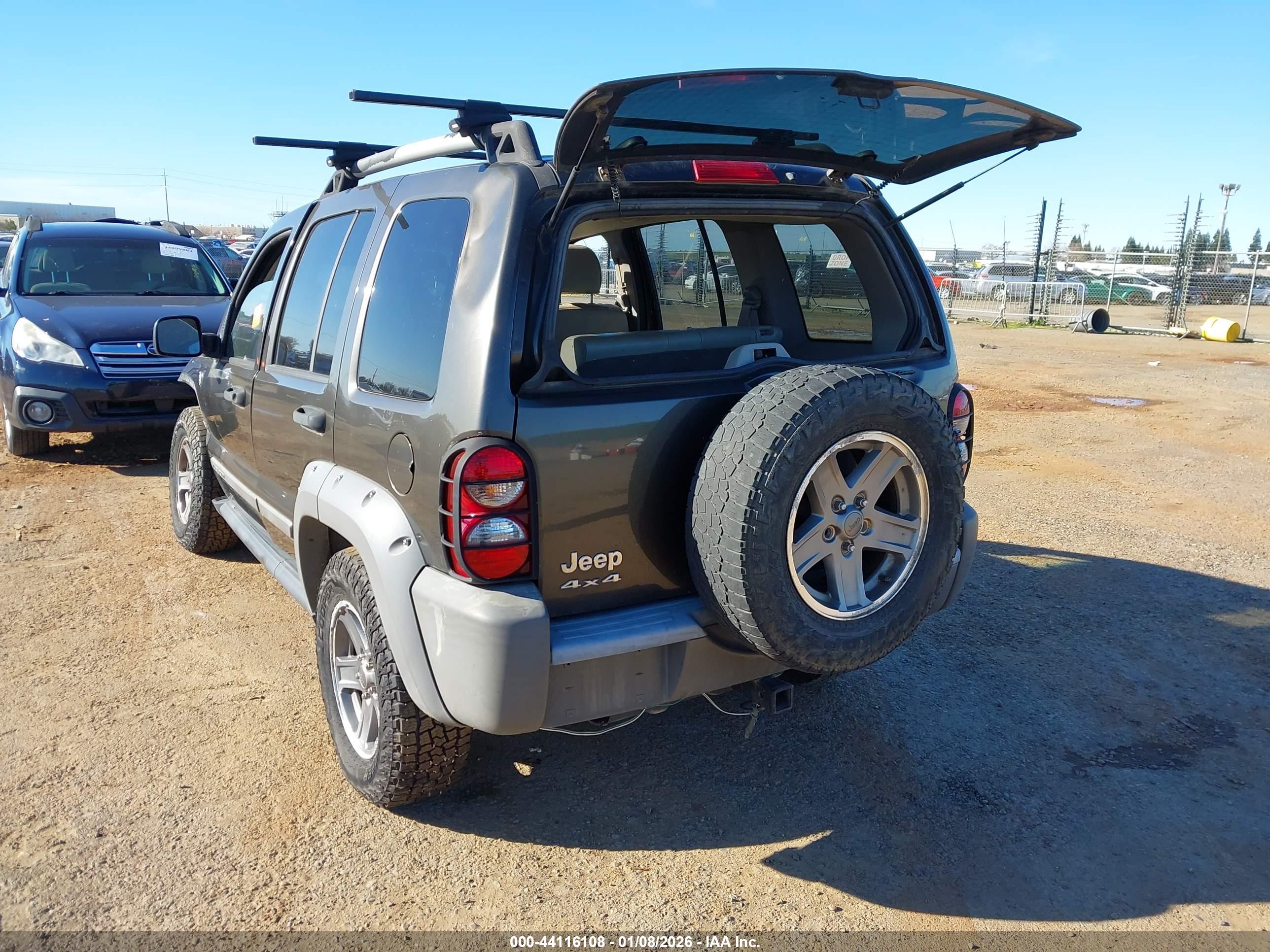 JEEP LIBERTY image 3
