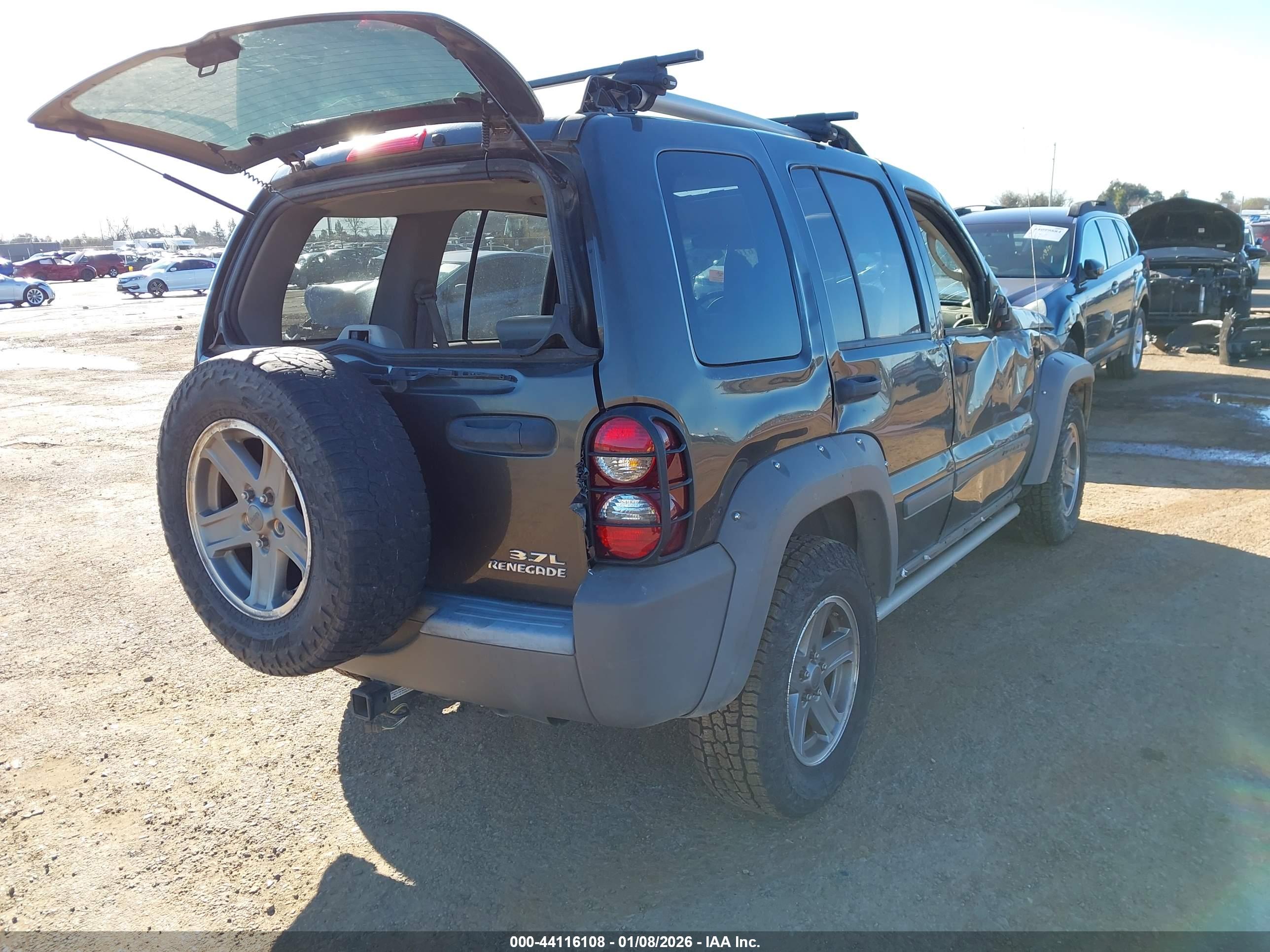 JEEP LIBERTY image 4