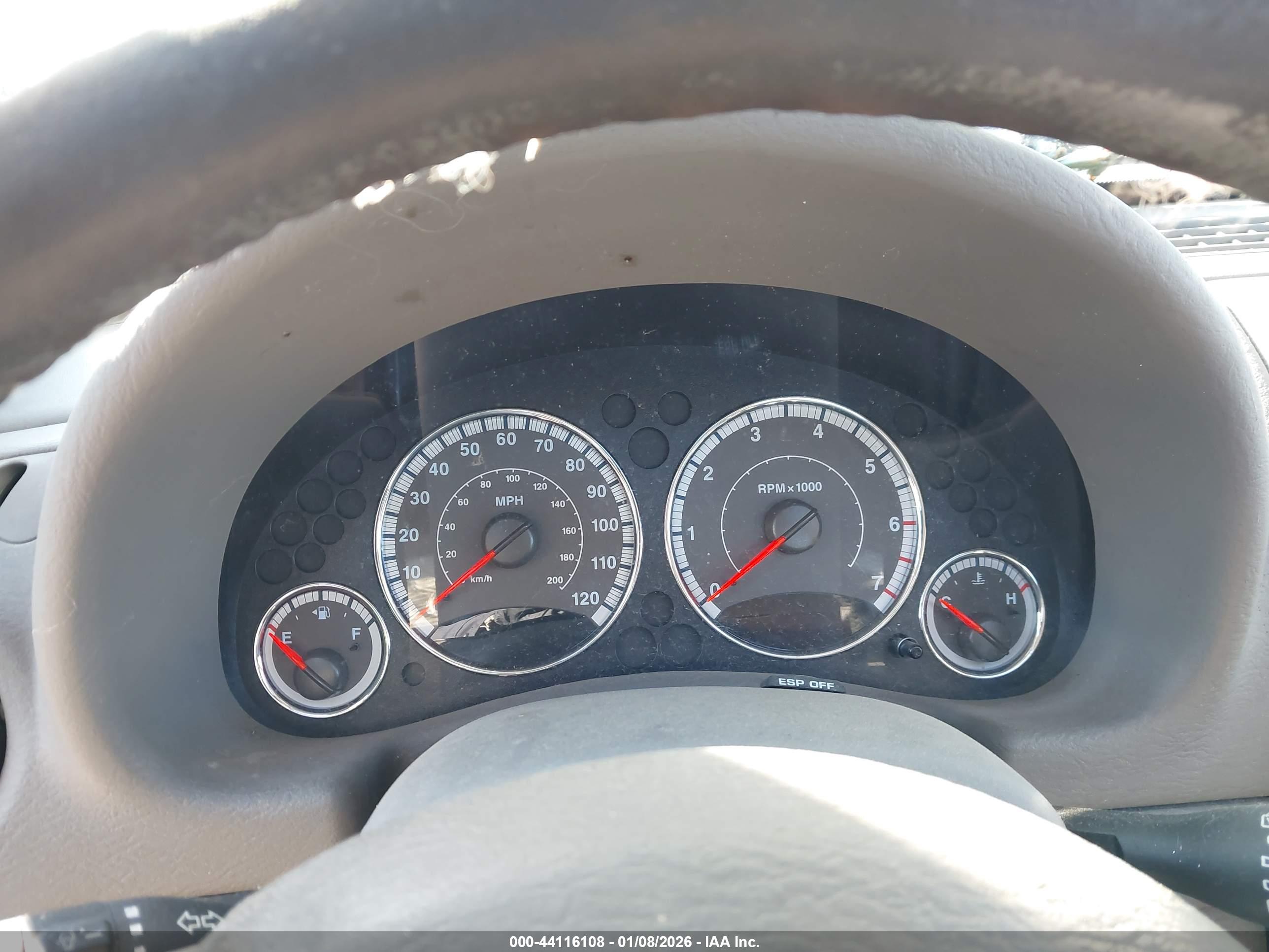 JEEP LIBERTY image 7