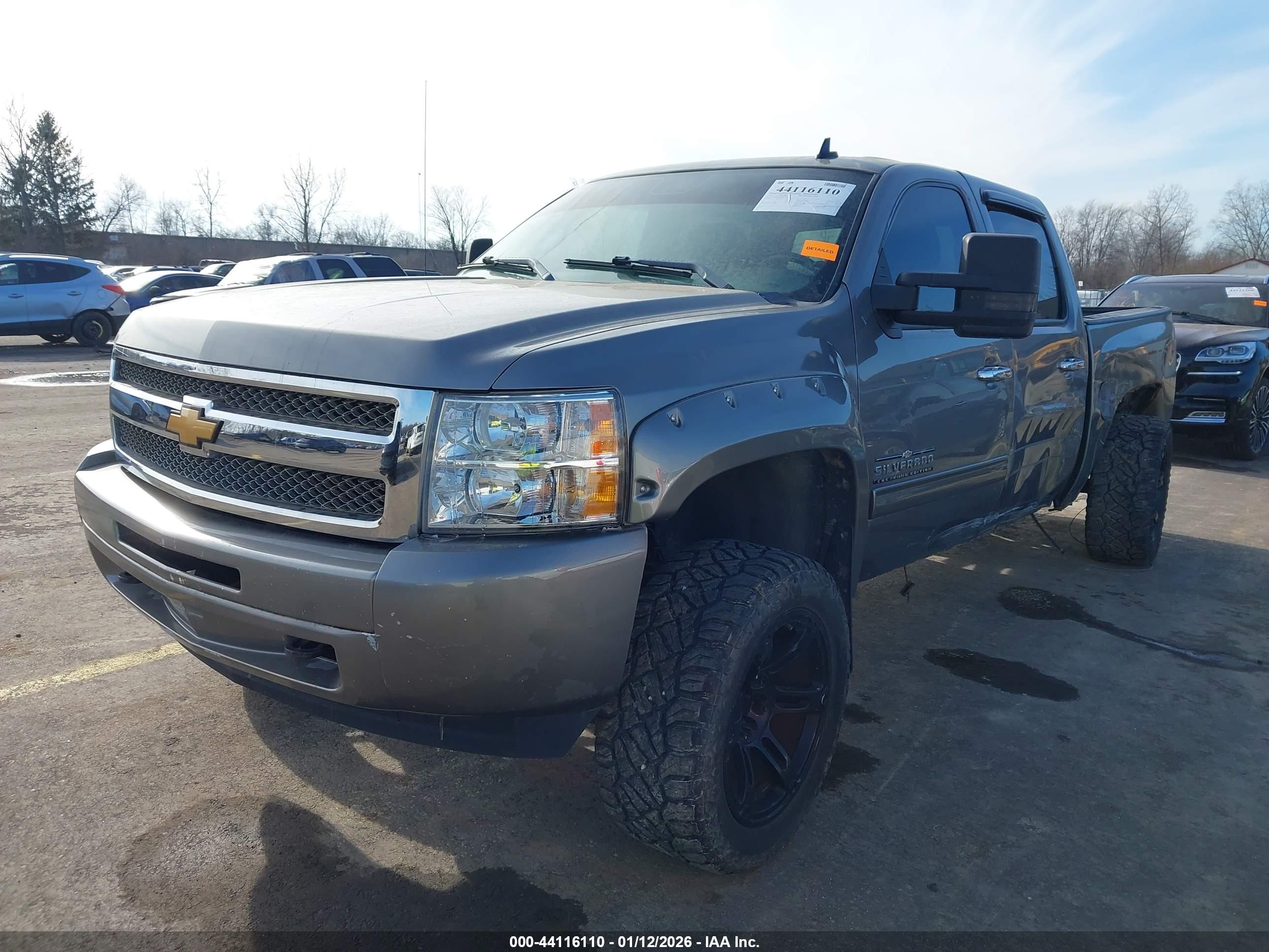 CHEVROLET SILVERADO image 2