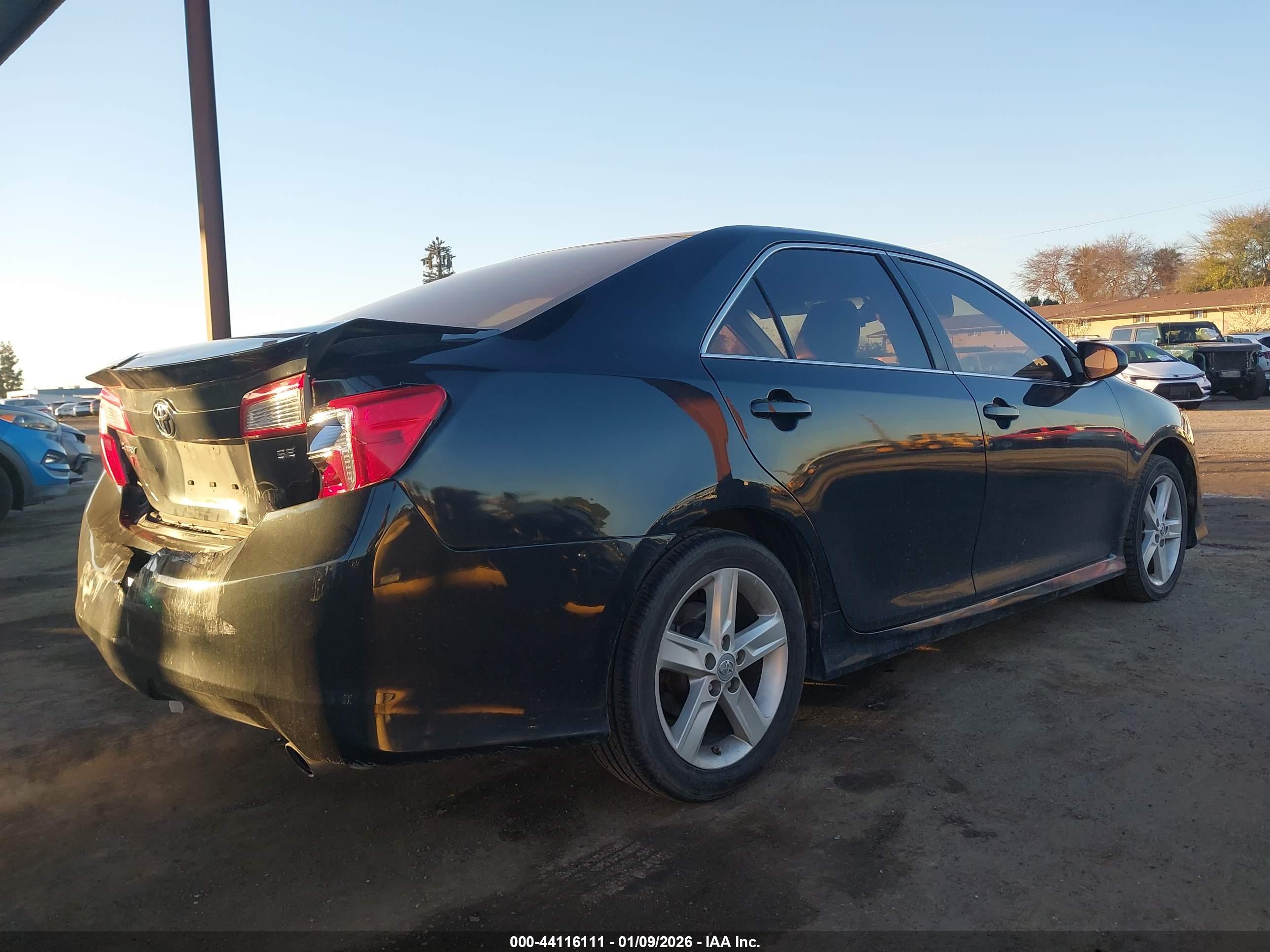 TOYOTA CAMRY image 4