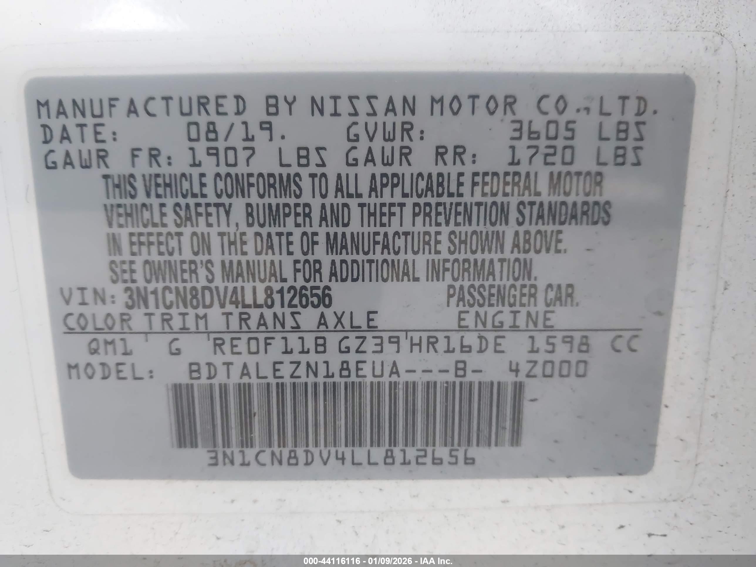 NISSAN VERSA image 9
