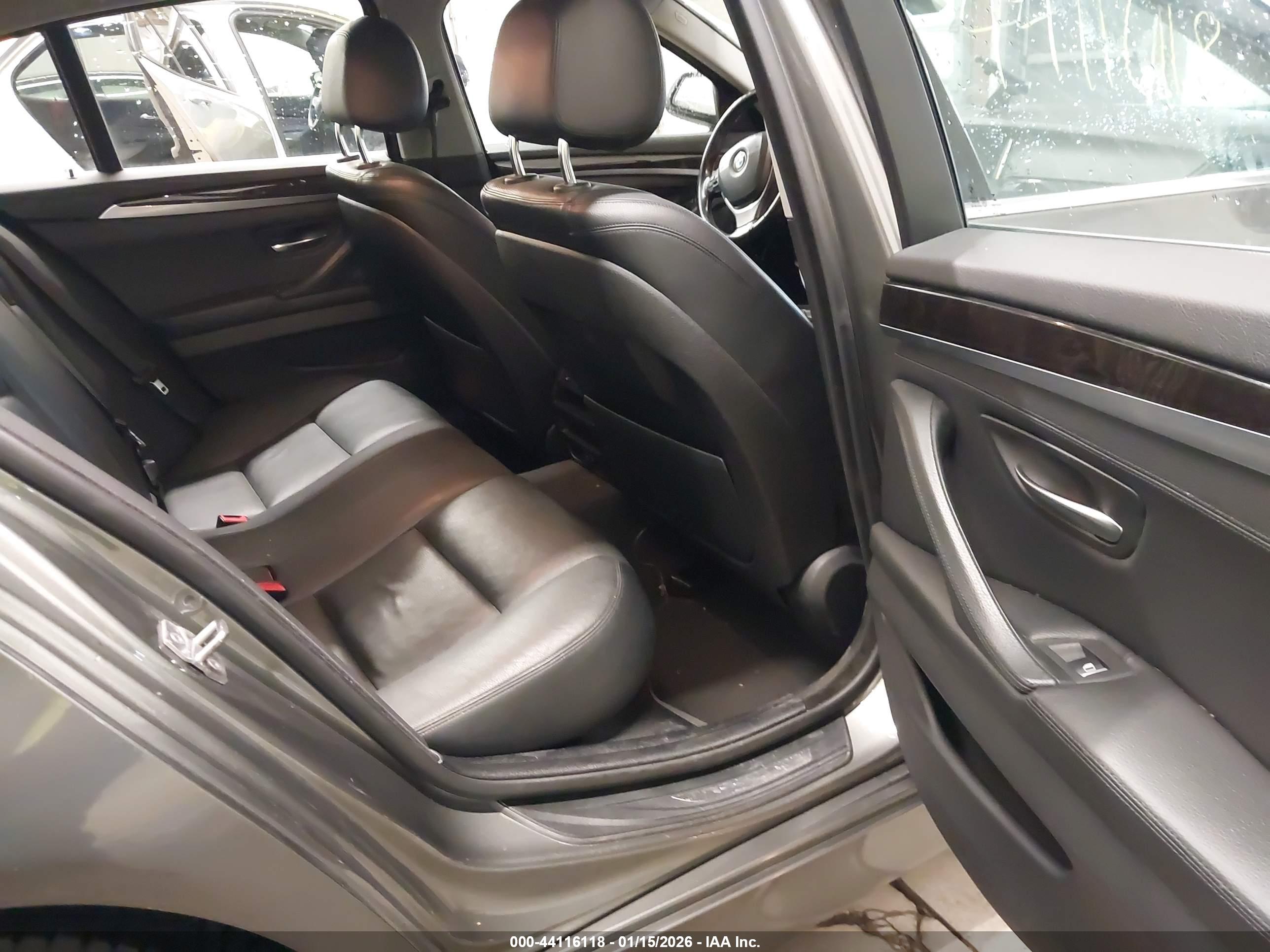 BMW 528I image 8