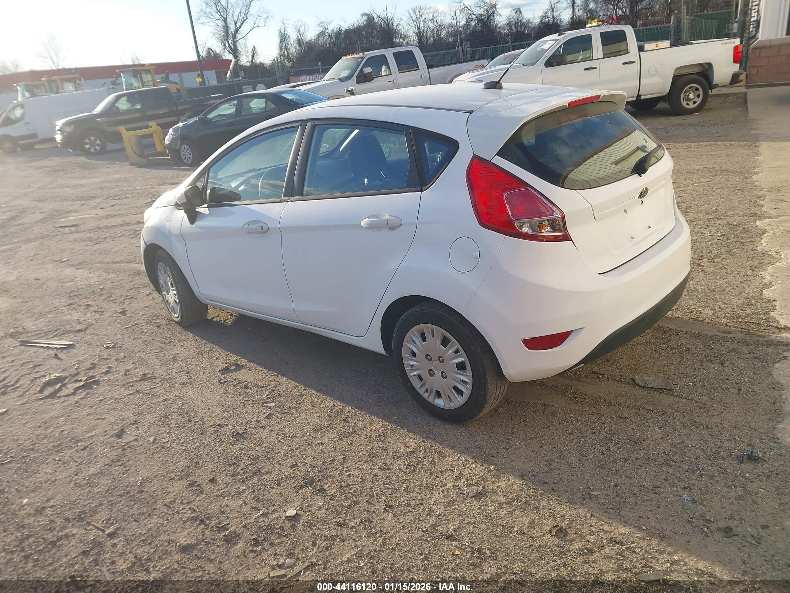 FORD FIESTA image 3