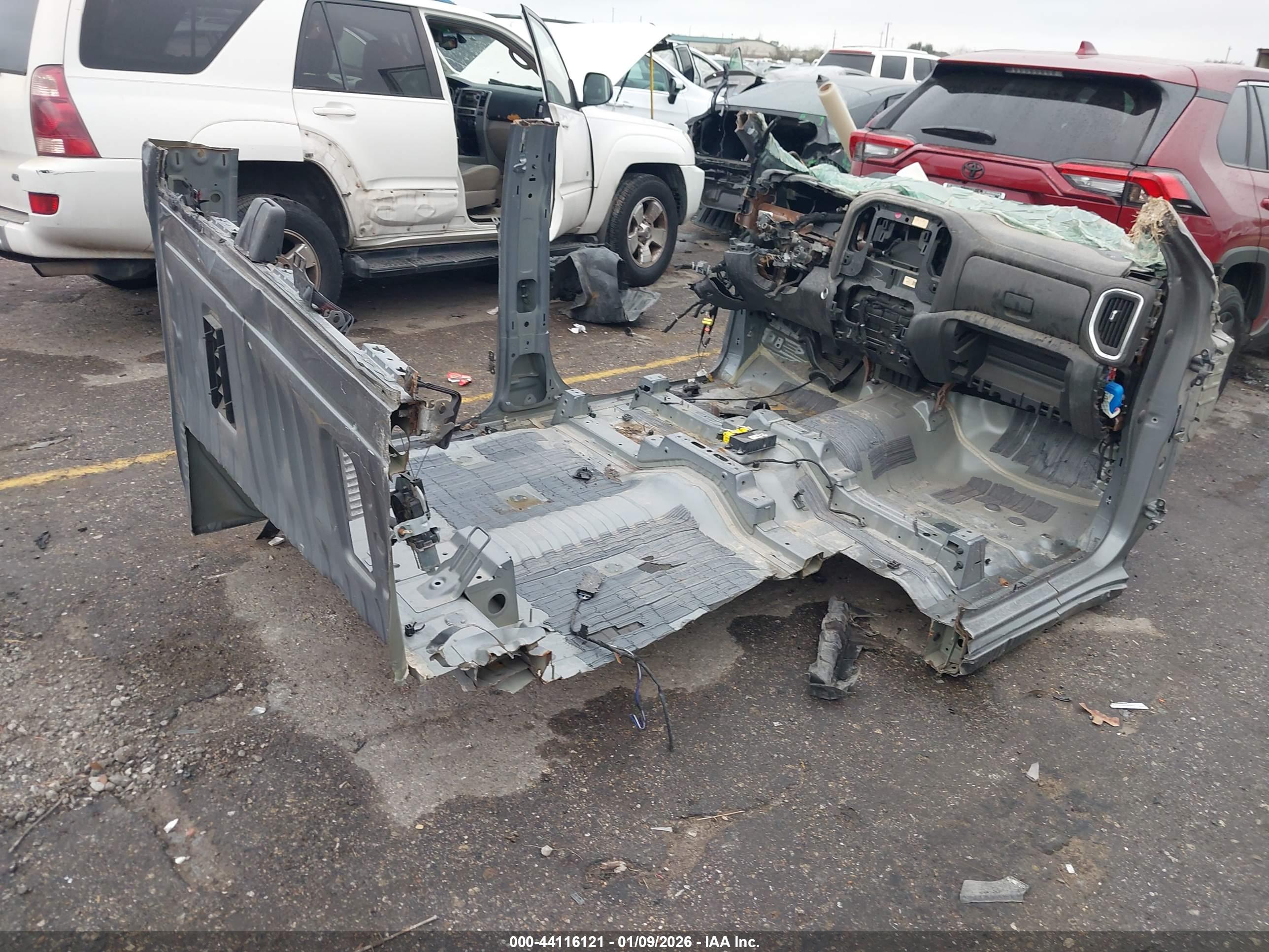 CHEVROLET SILVERADO image 4