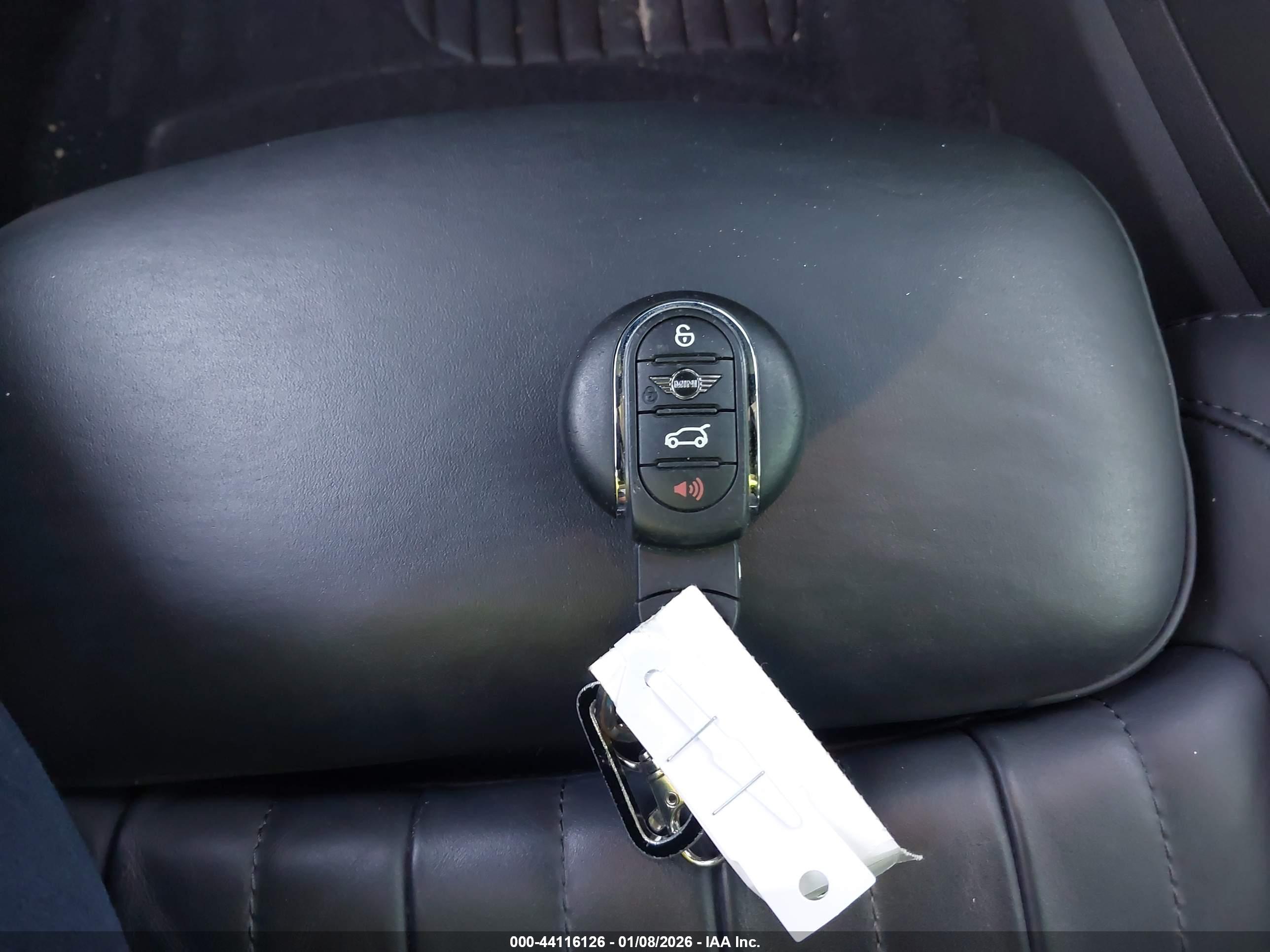 MINI COUNTRYMAN image 11