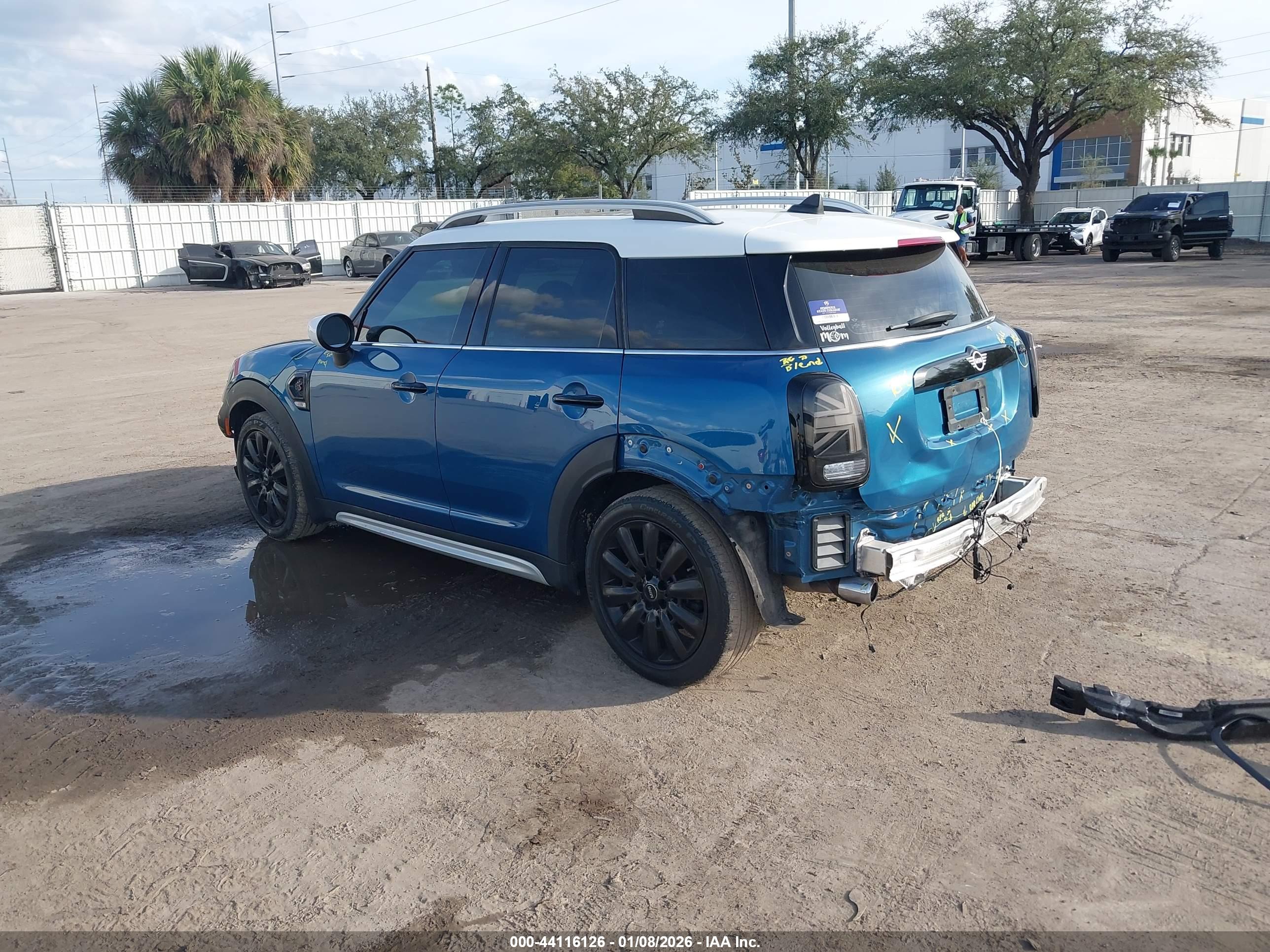 MINI COUNTRYMAN image 3