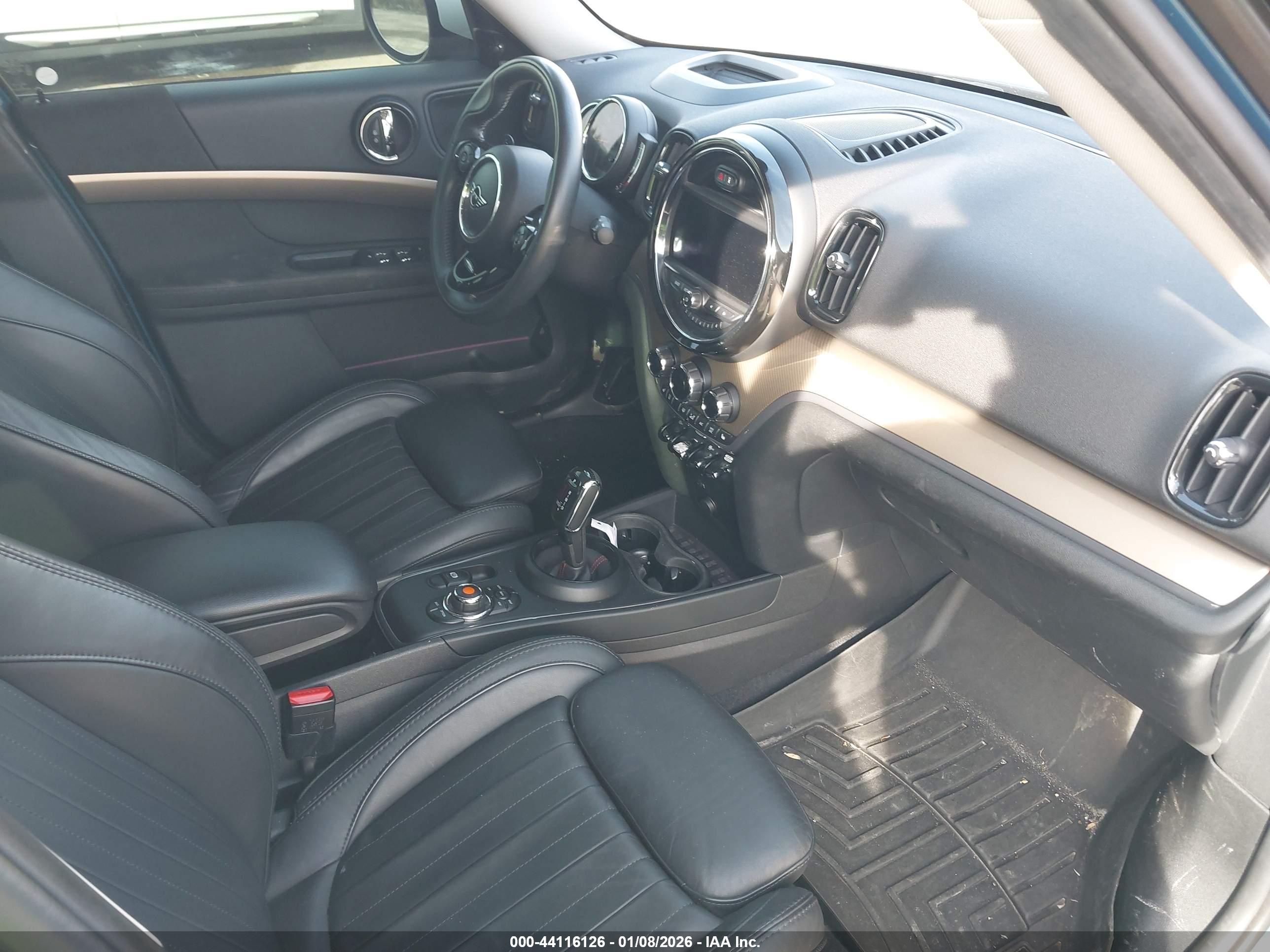 MINI COUNTRYMAN image 5