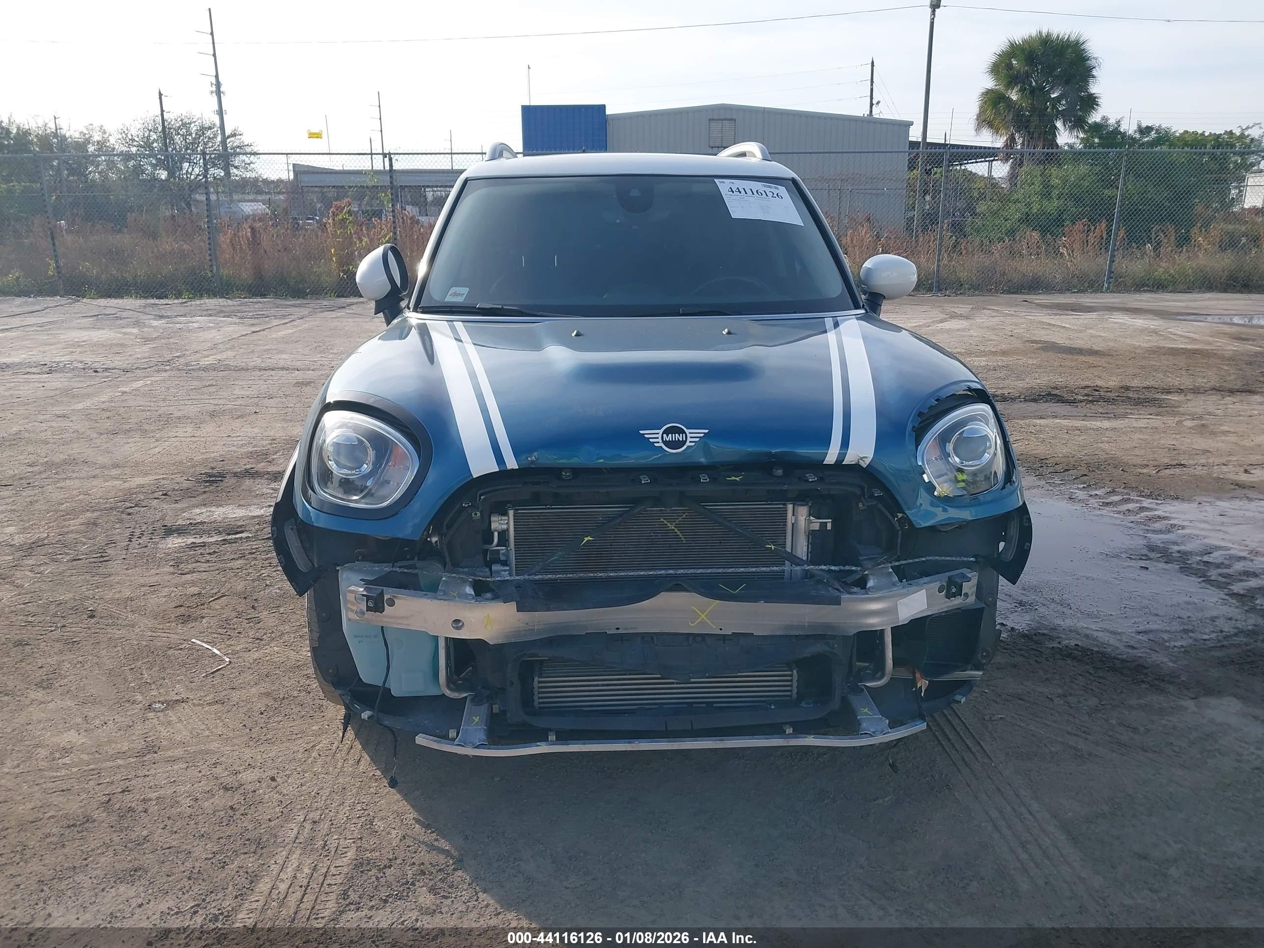 MINI COUNTRYMAN image 6