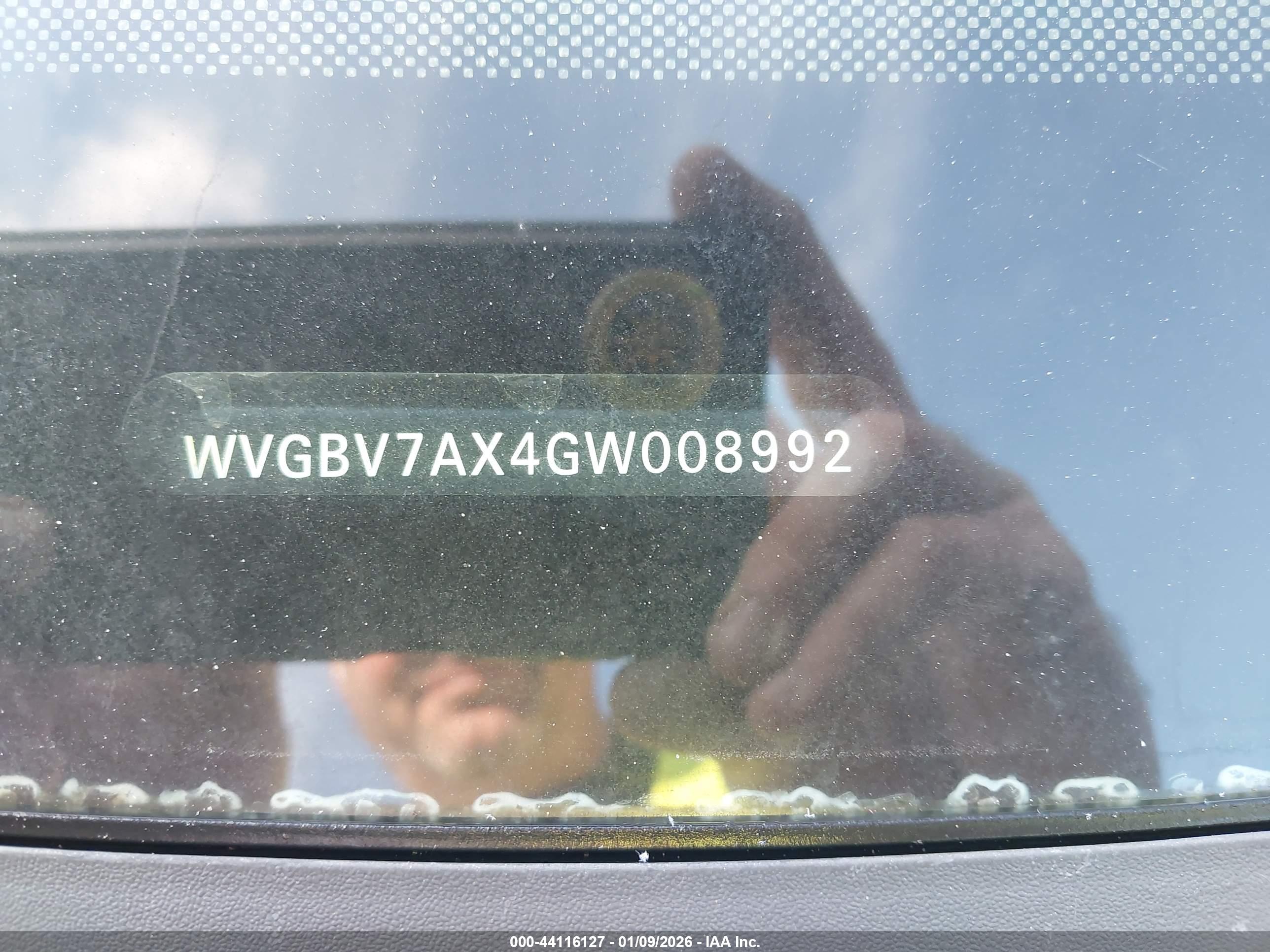 VOLKSWAGEN TIGUAN image 9