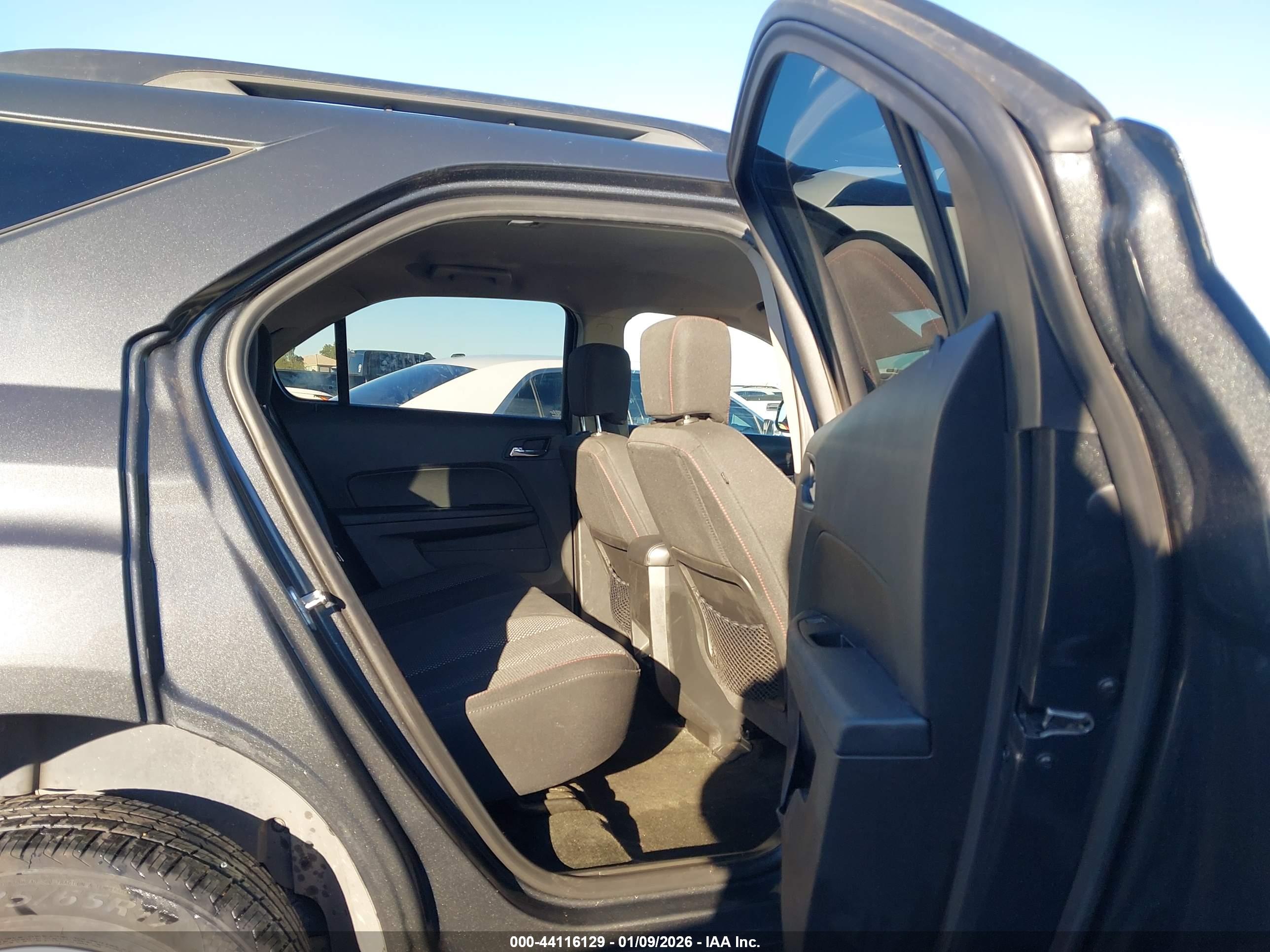 CHEVROLET EQUINOX image 8