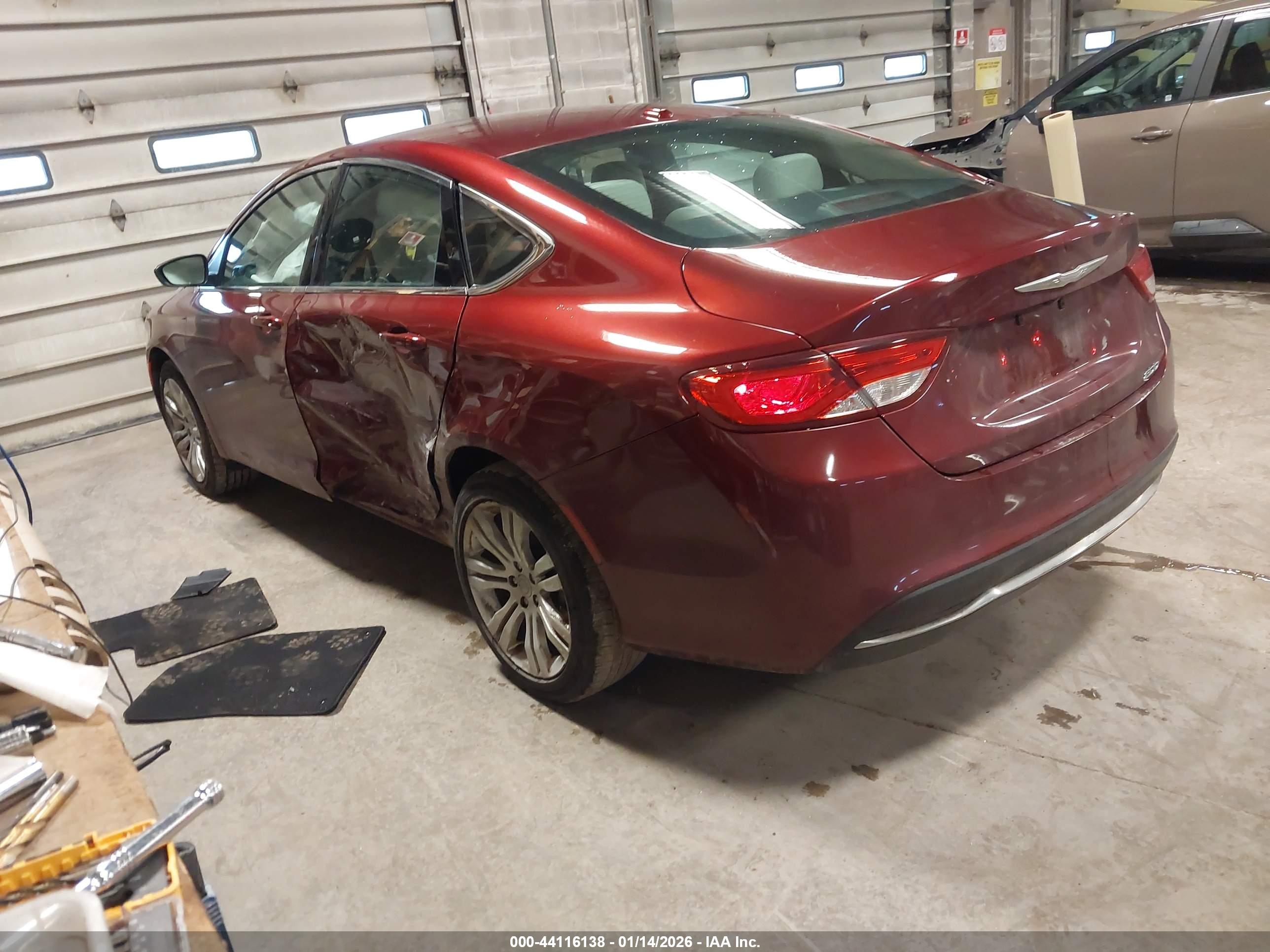 CHRYSLER 200 image 3
