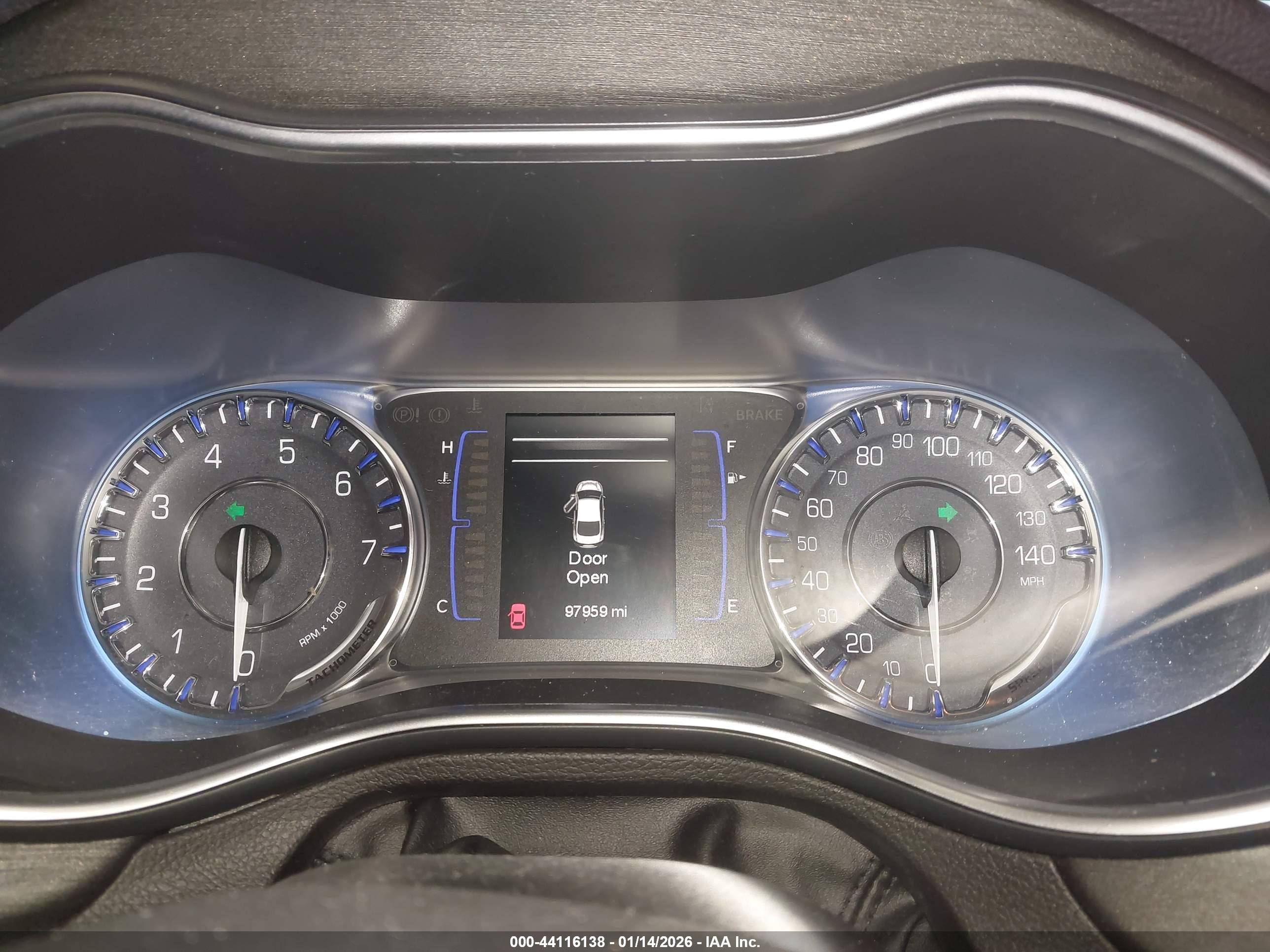 CHRYSLER 200 image 7