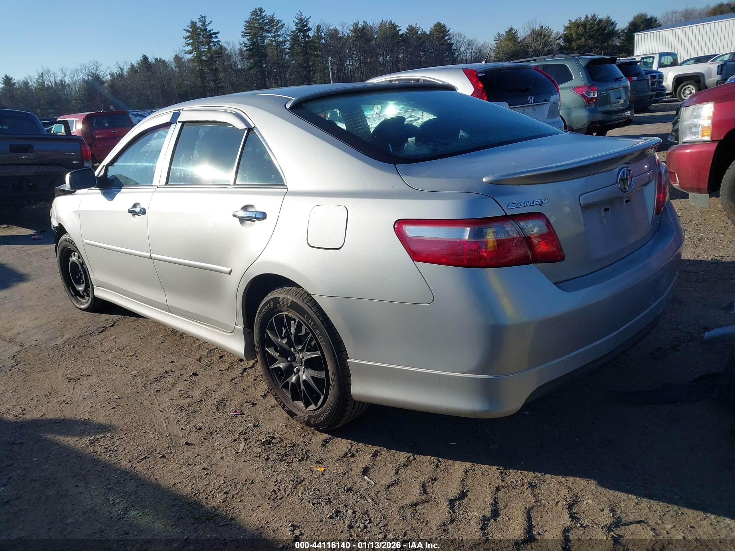 TOYOTA CAMRY image 3