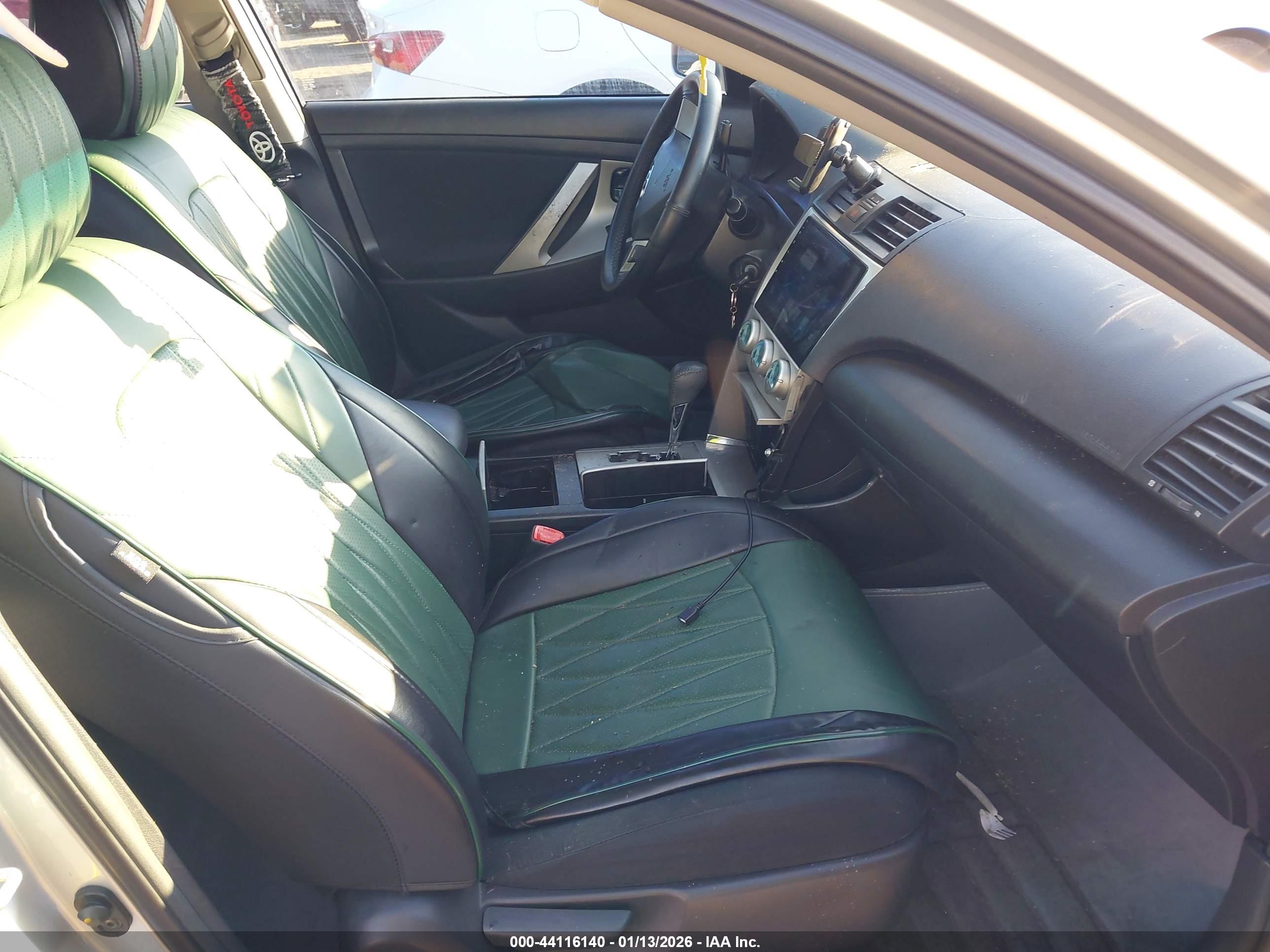 TOYOTA CAMRY image 5