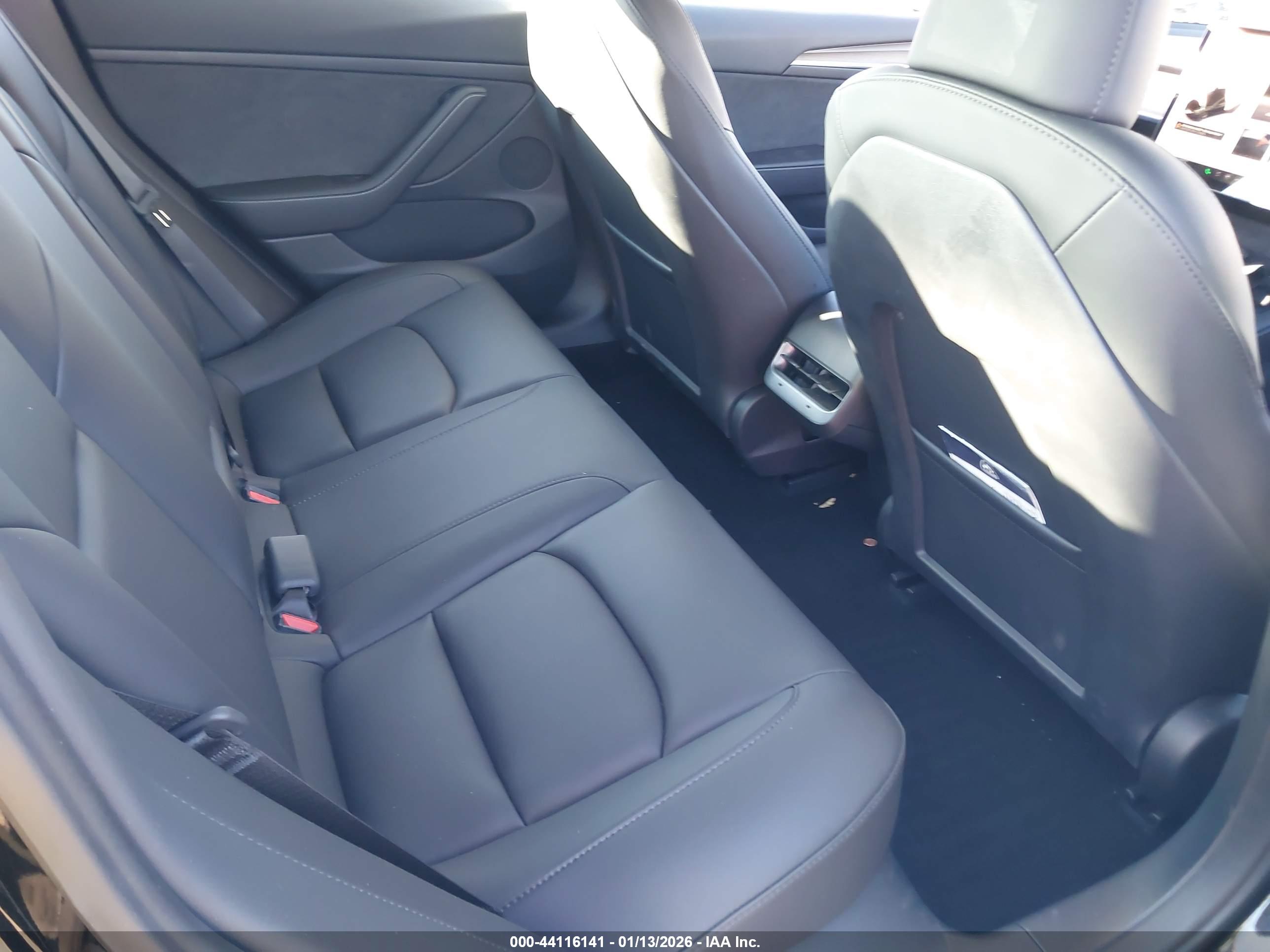 TESLA MODEL image 8