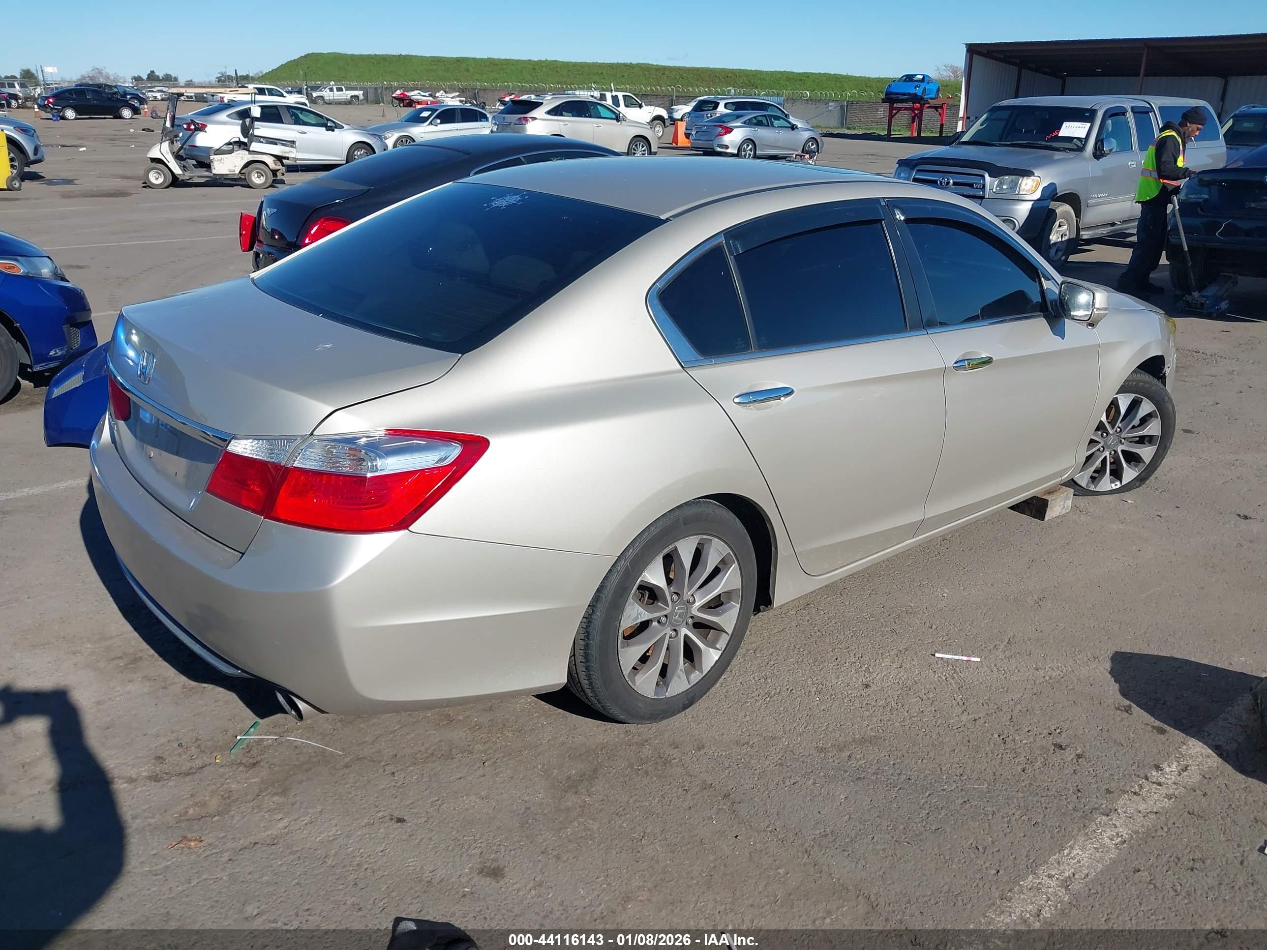 HONDA ACCORD image 4