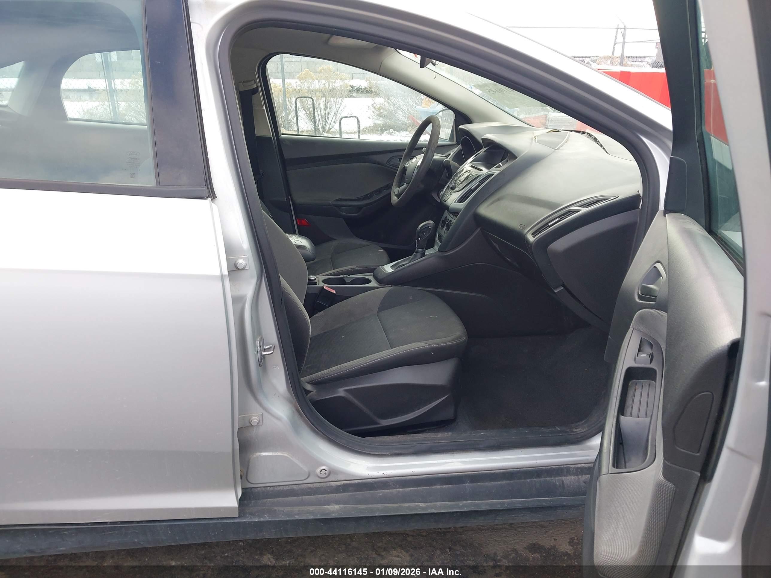 FORD FOCUS image 5