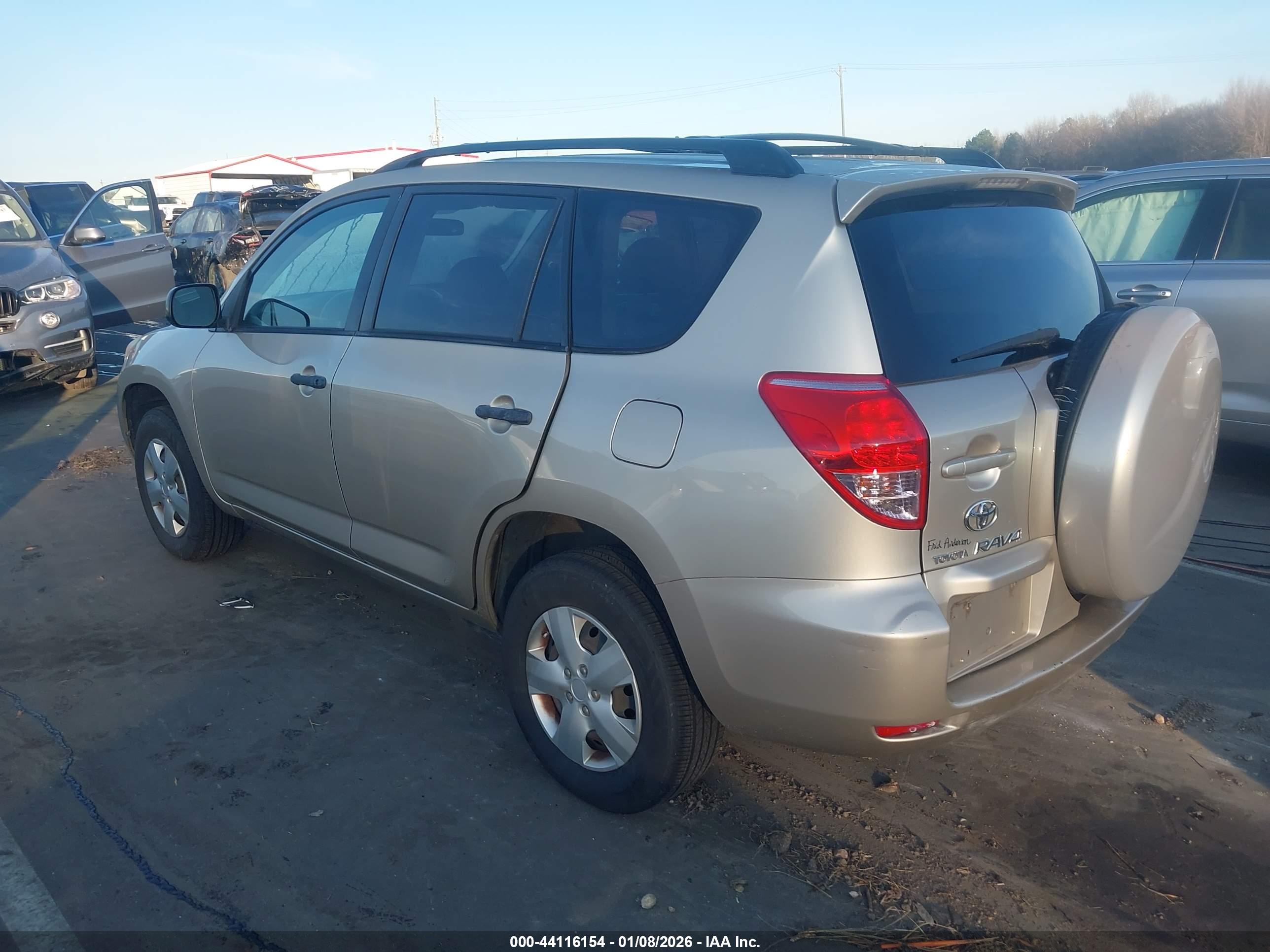 TOYOTA RAV4 image 3