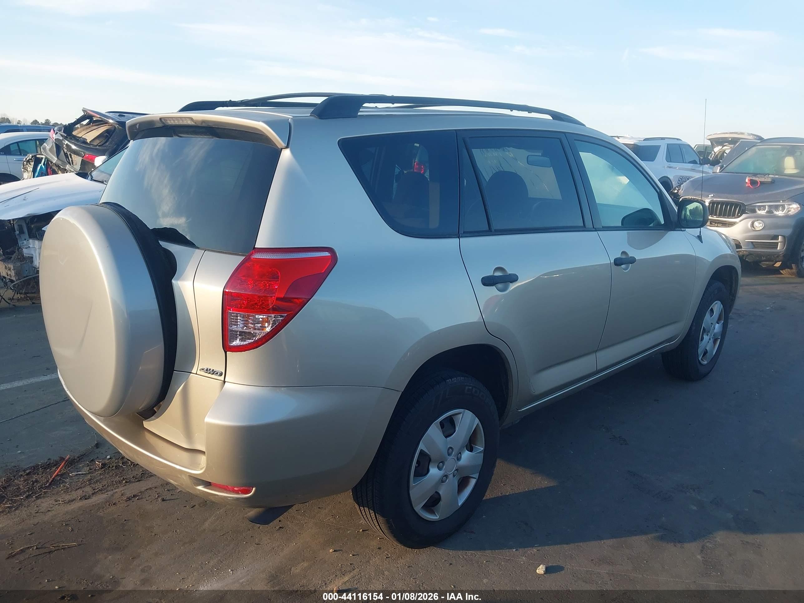 TOYOTA RAV4 image 4