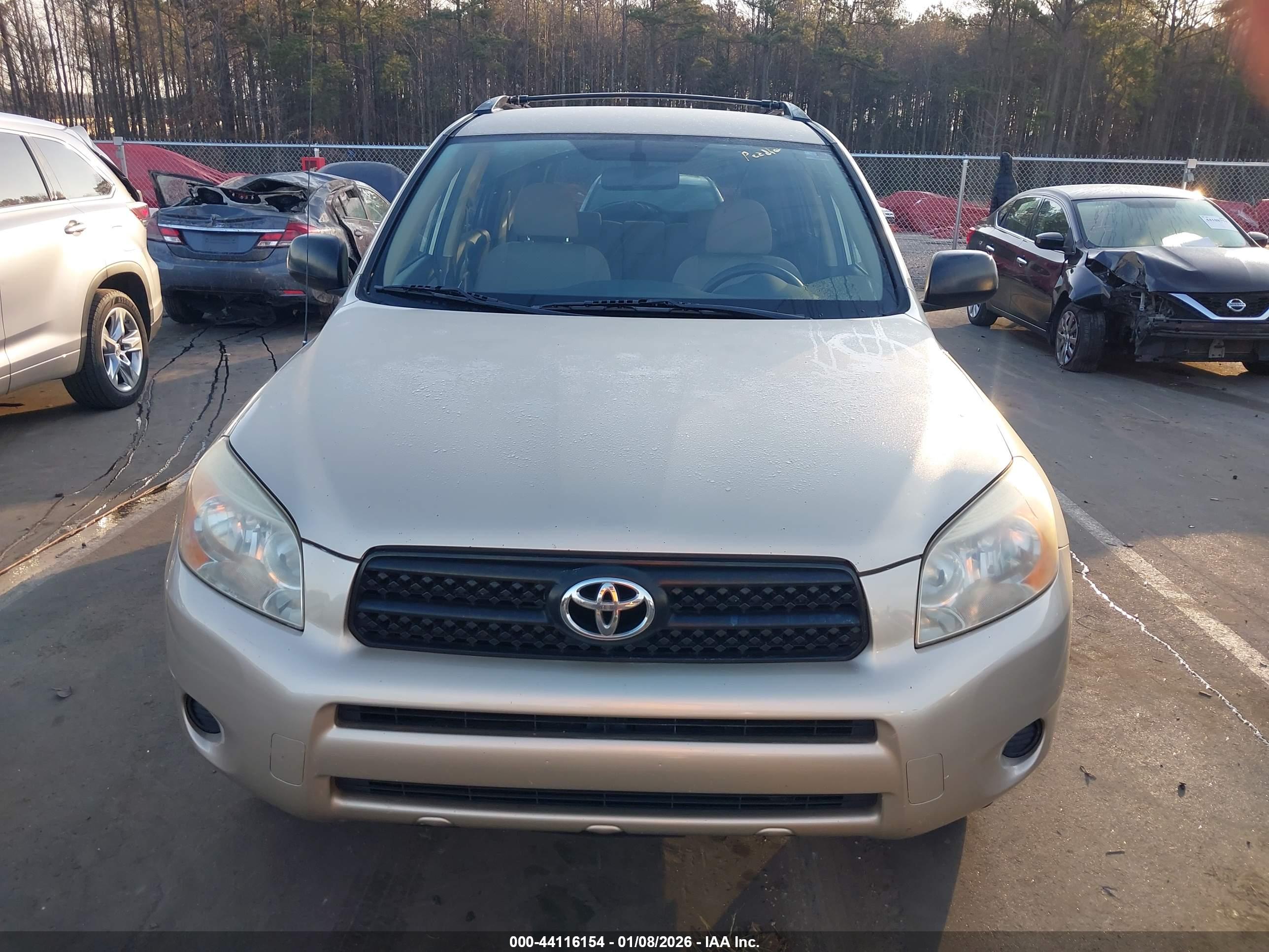 TOYOTA RAV4 image 6