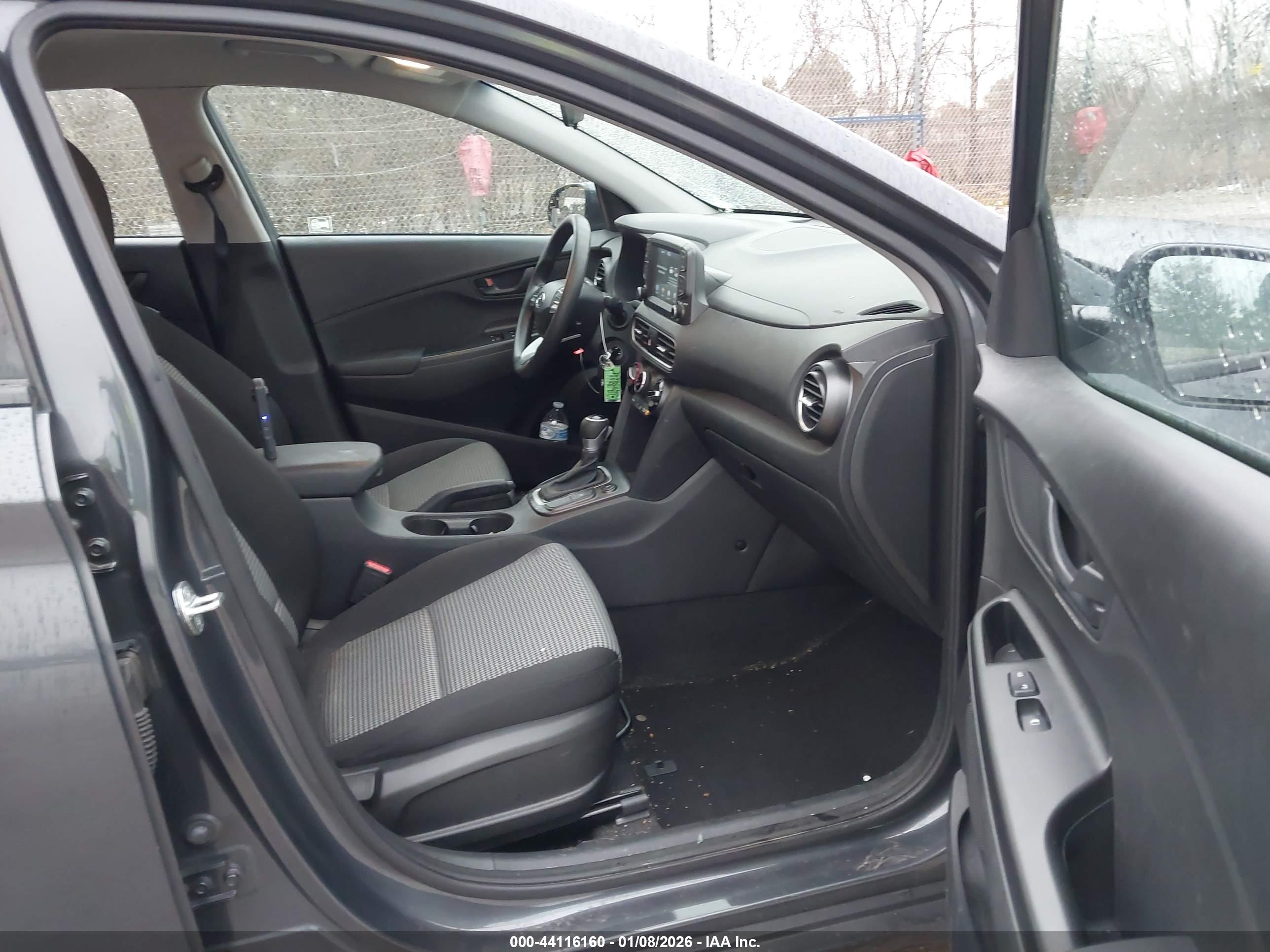 HYUNDAI KONA image 5