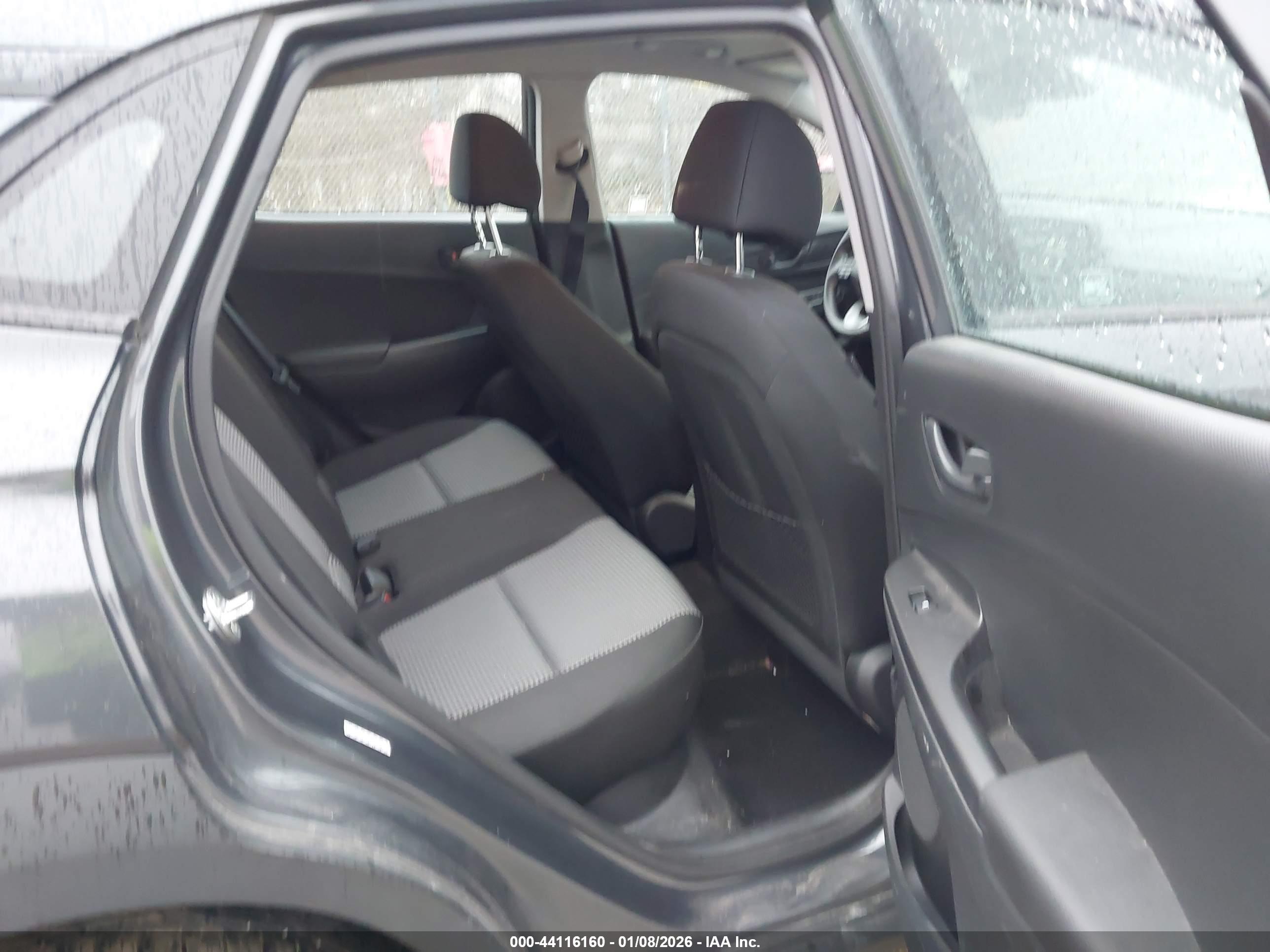 HYUNDAI KONA image 8
